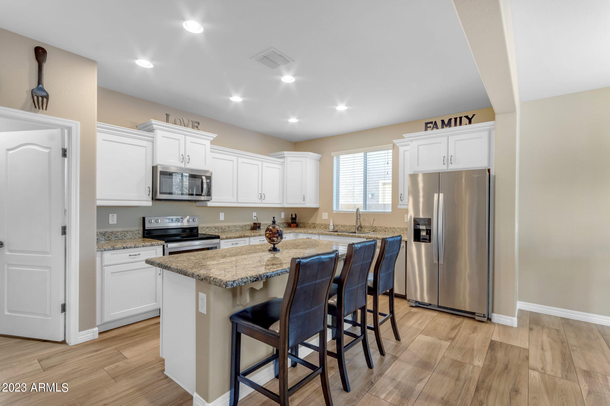 2388 E HAZELTINE Way