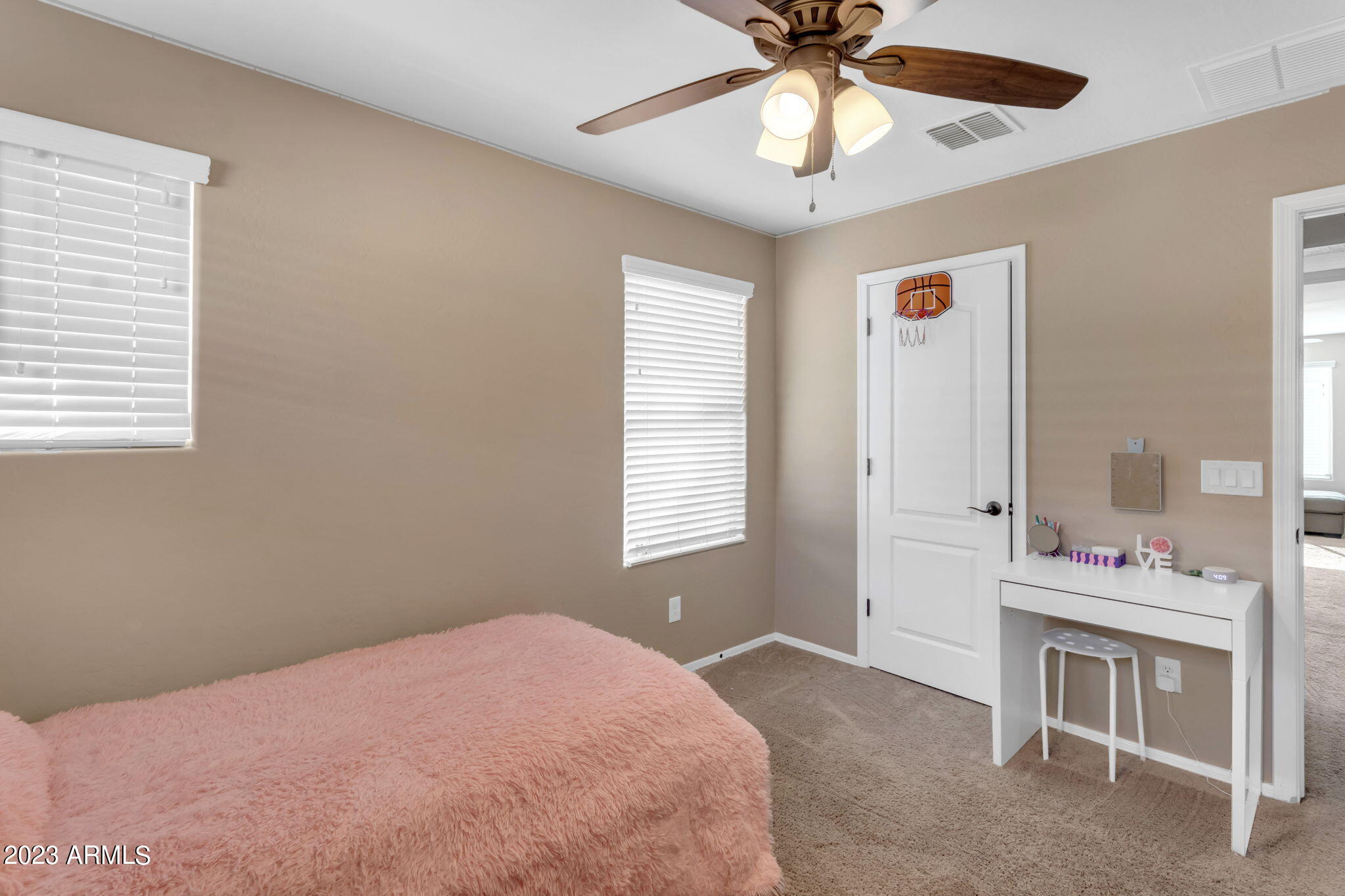 2388 E HAZELTINE Way