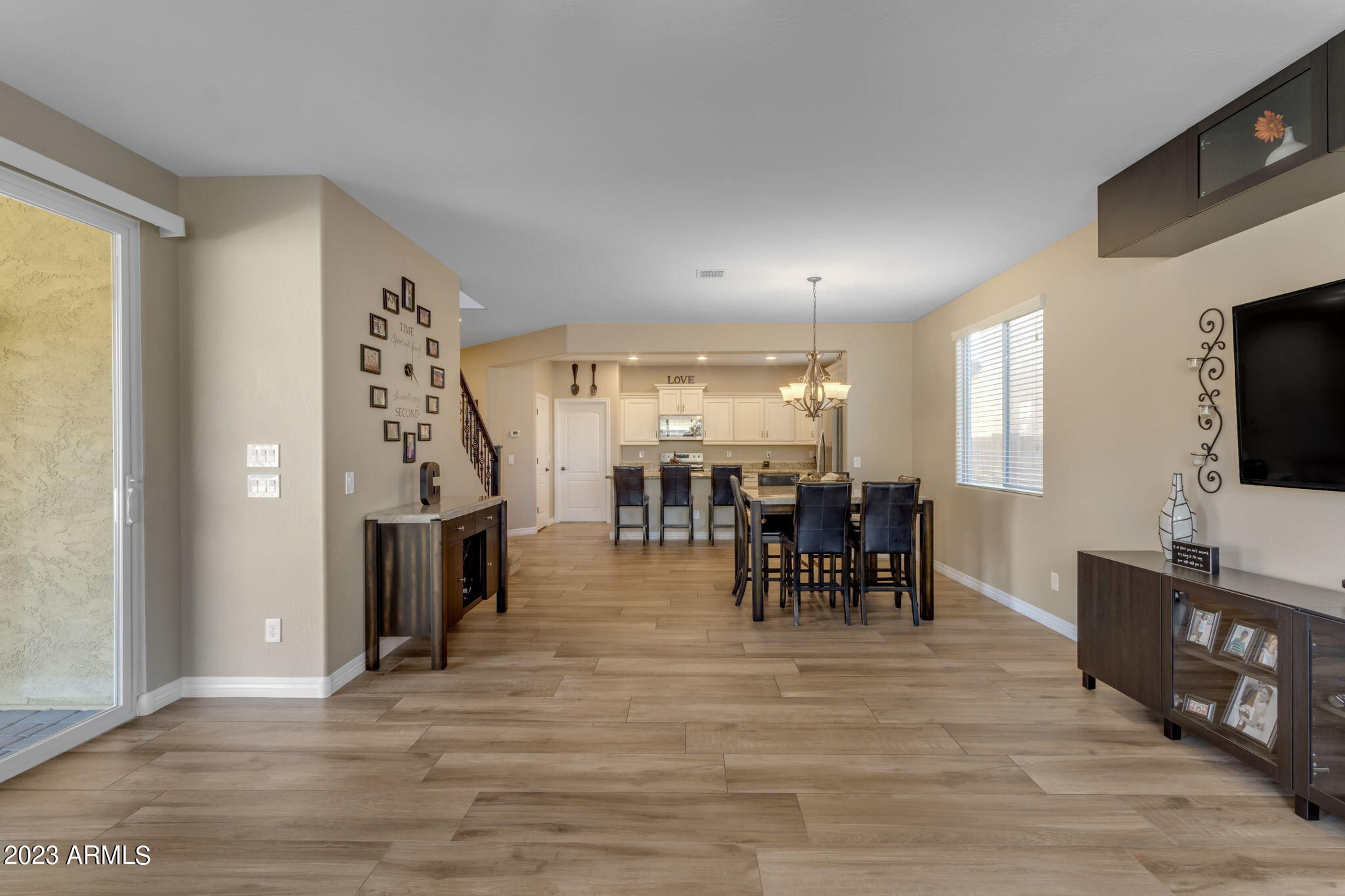 2388 E HAZELTINE Way