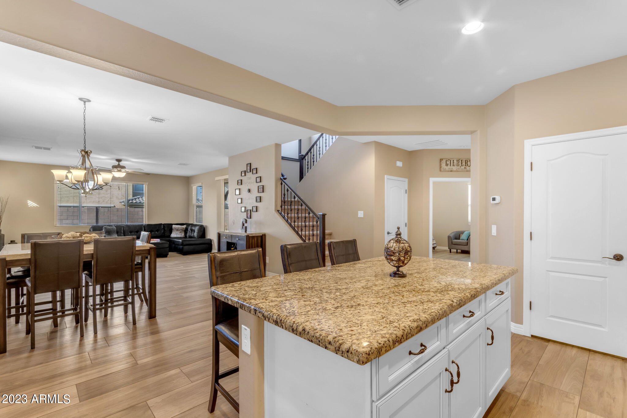 2388 E HAZELTINE Way