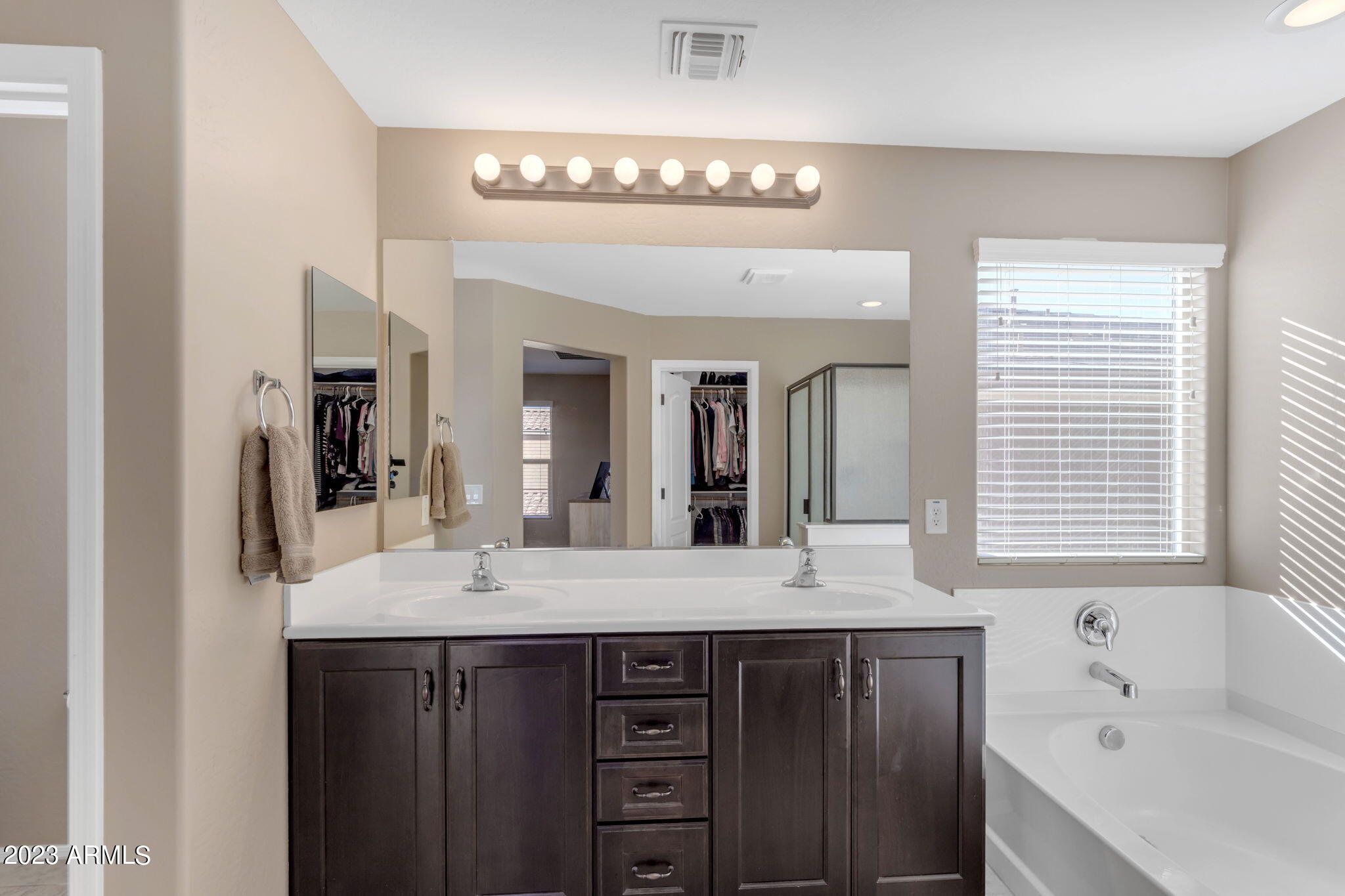 2388 E HAZELTINE Way