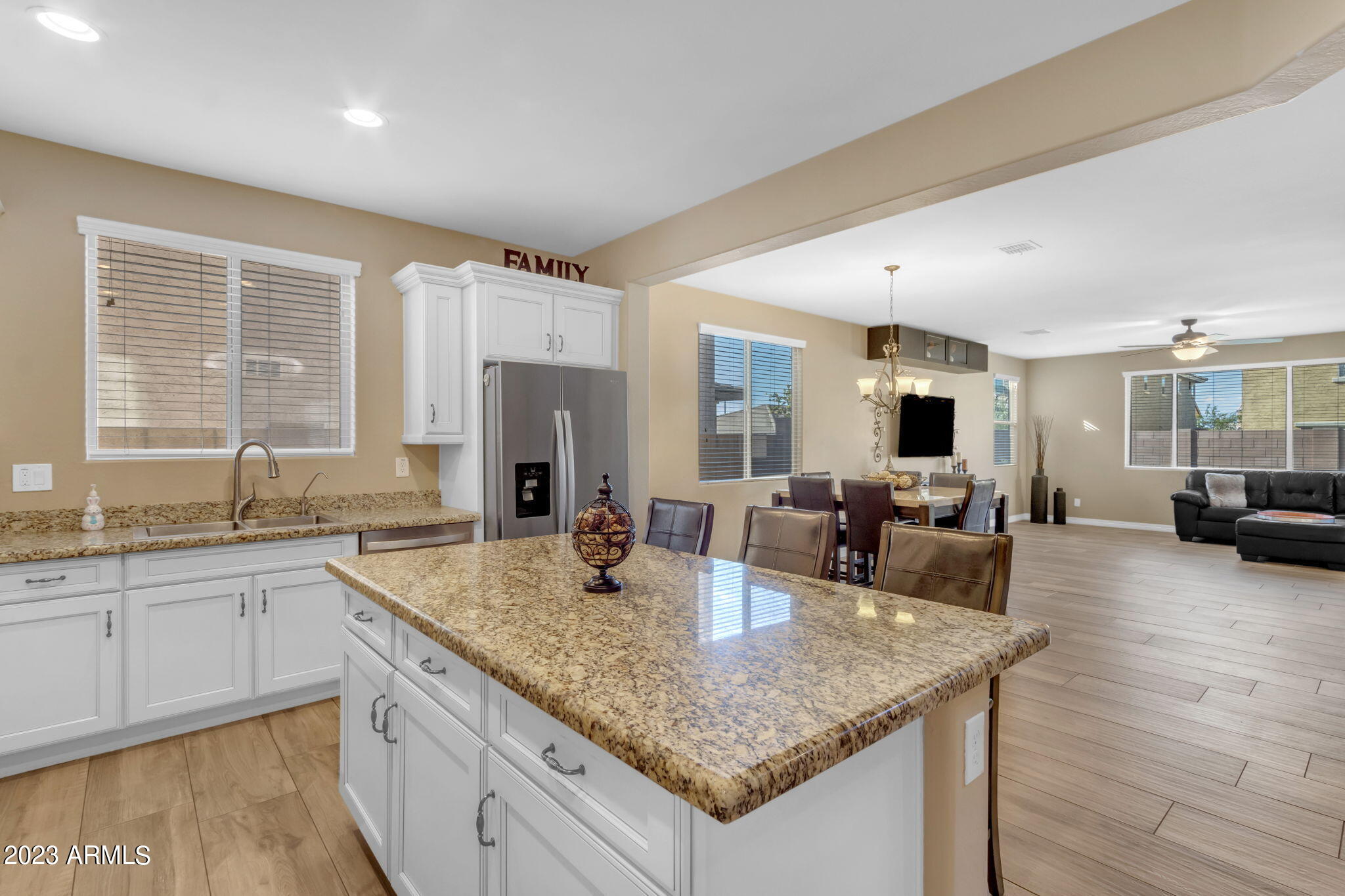 2388 E HAZELTINE Way