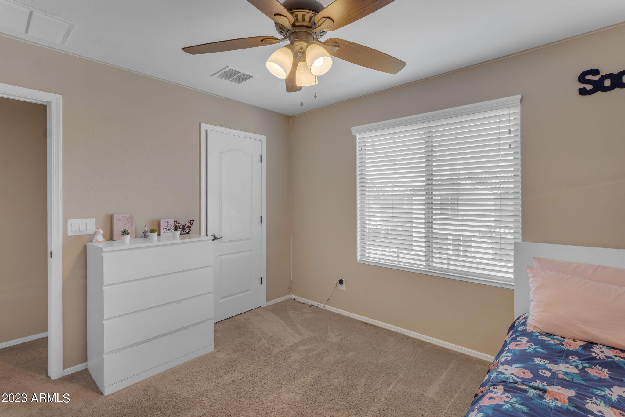 2388 E HAZELTINE Way