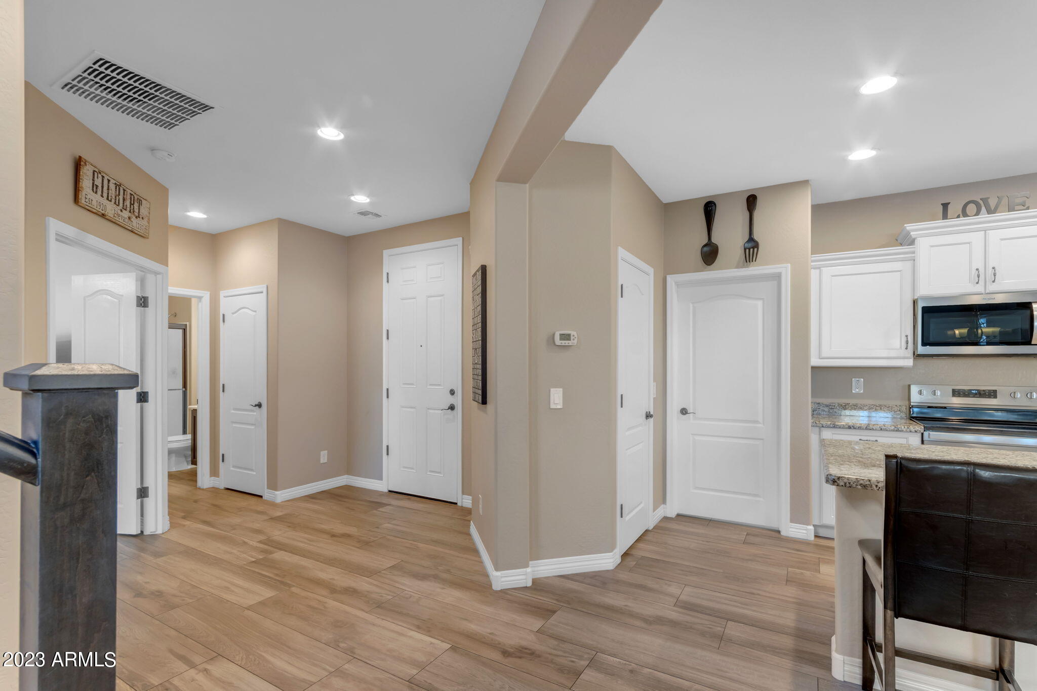 2388 E HAZELTINE Way