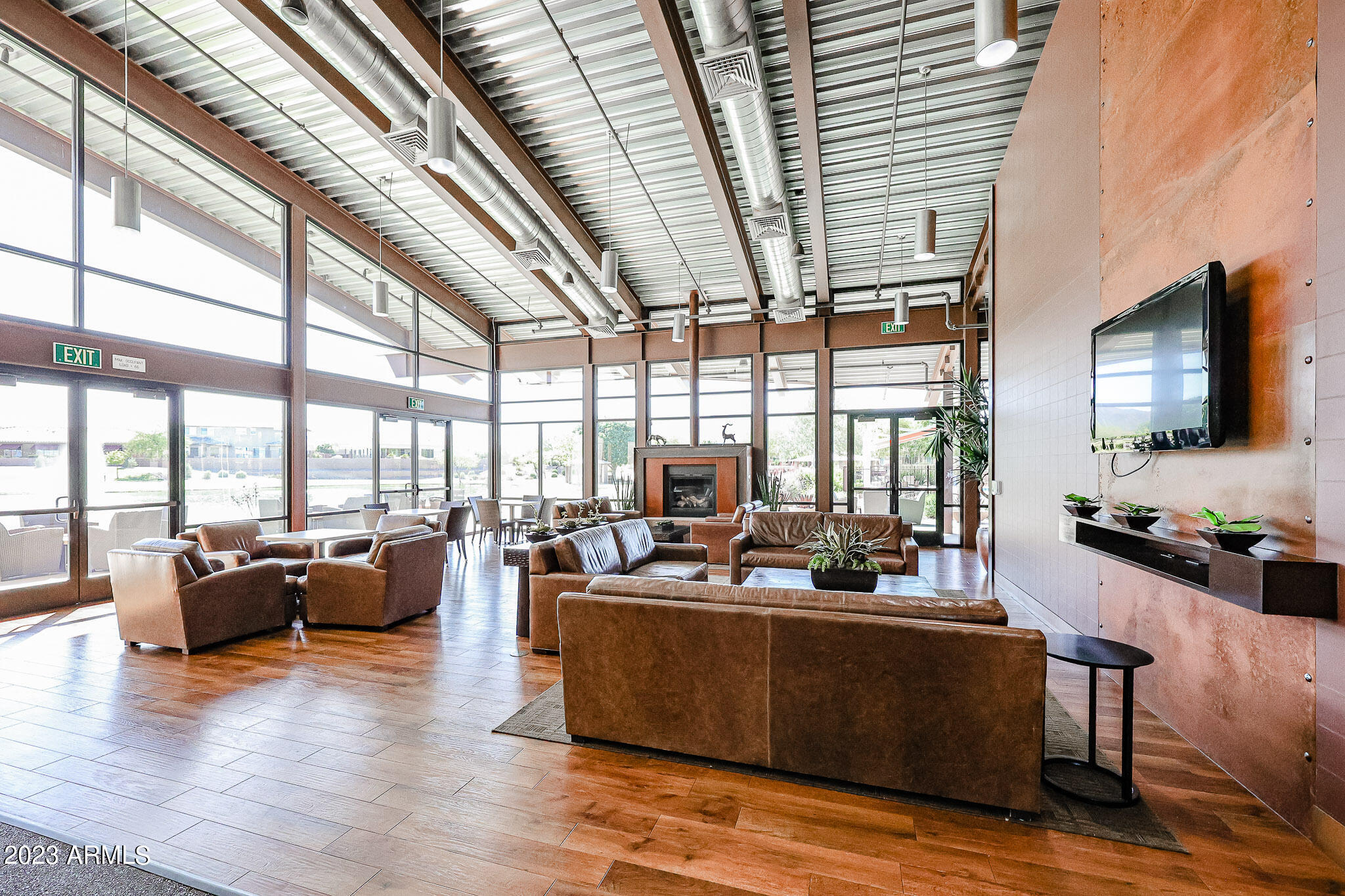 2221 E EVERGLADE Lane