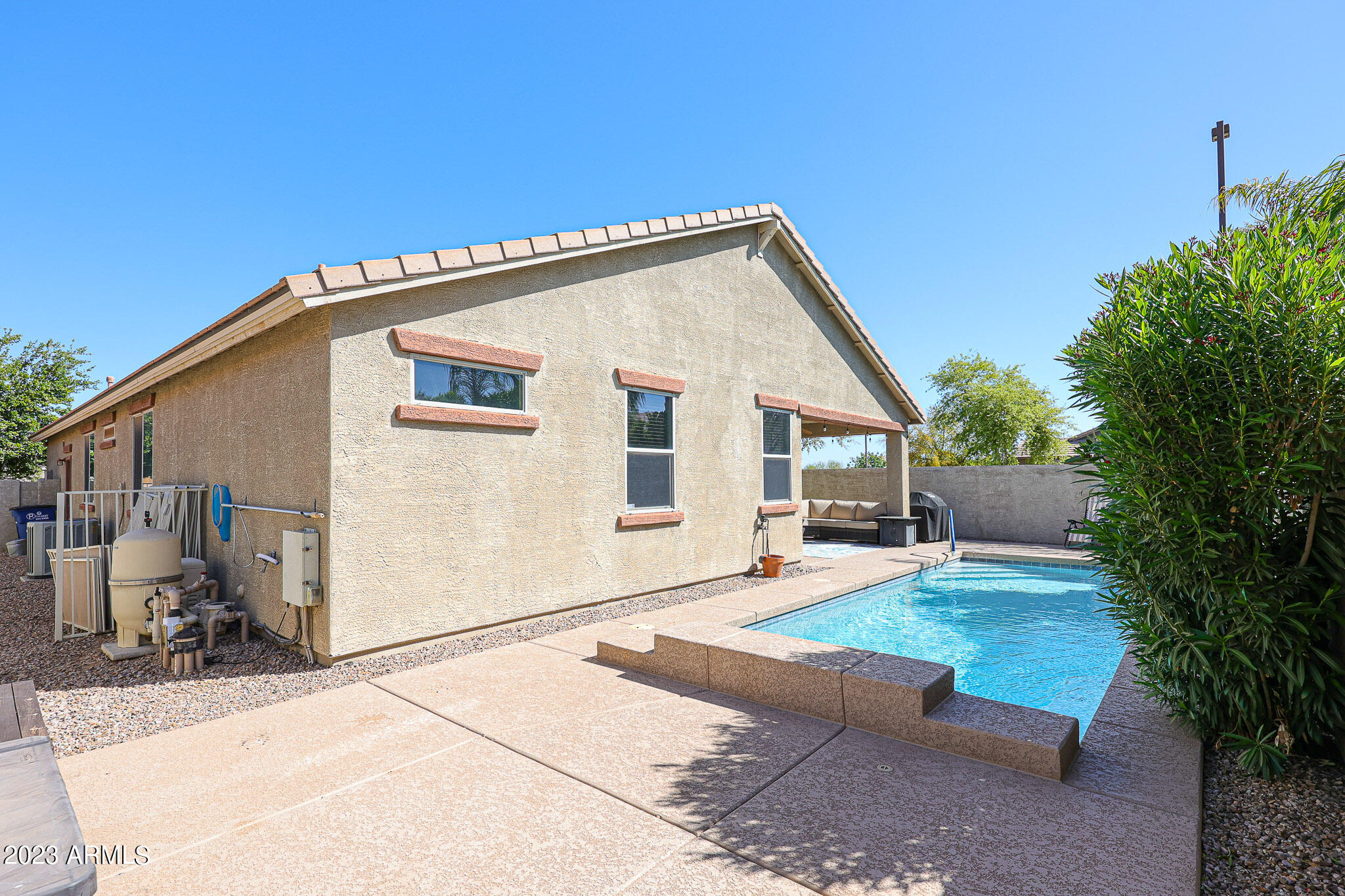 2221 E EVERGLADE Lane