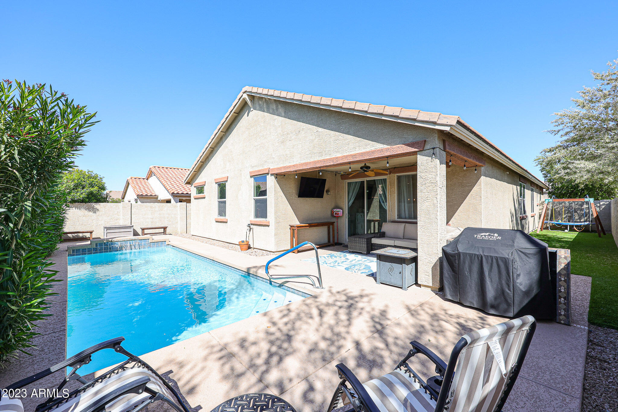 2221 E EVERGLADE Lane