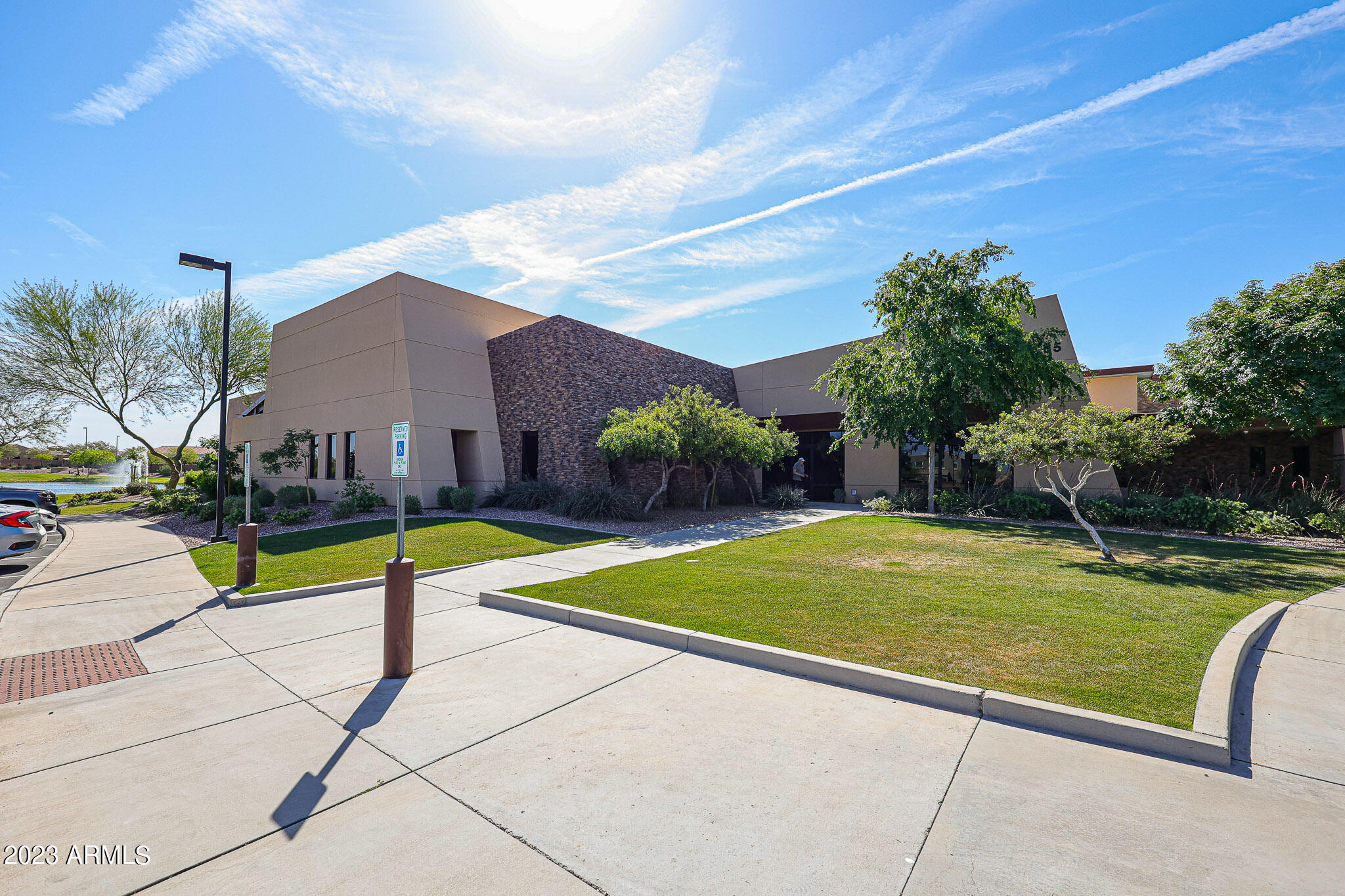 2221 E EVERGLADE Lane