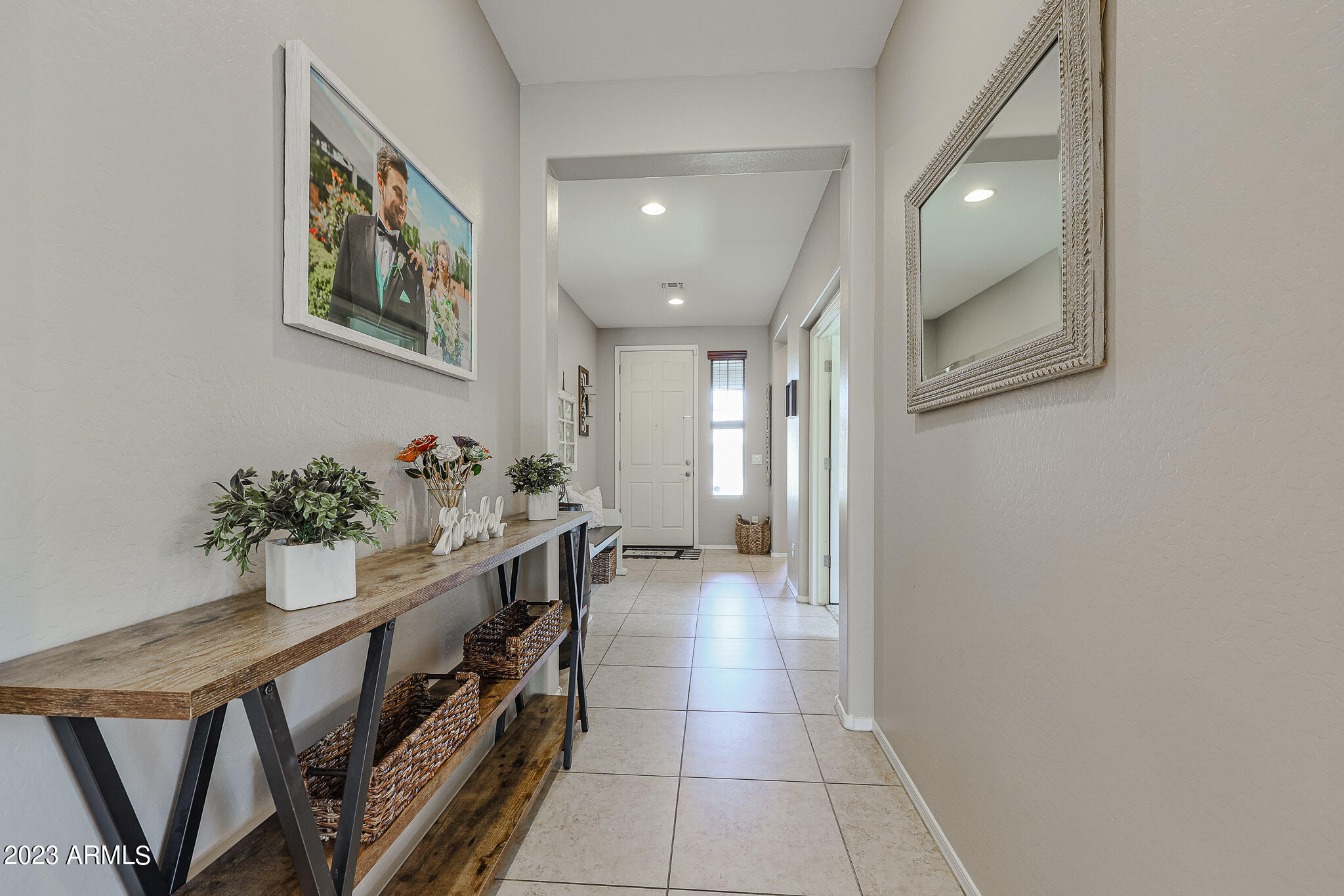 2221 E EVERGLADE Lane