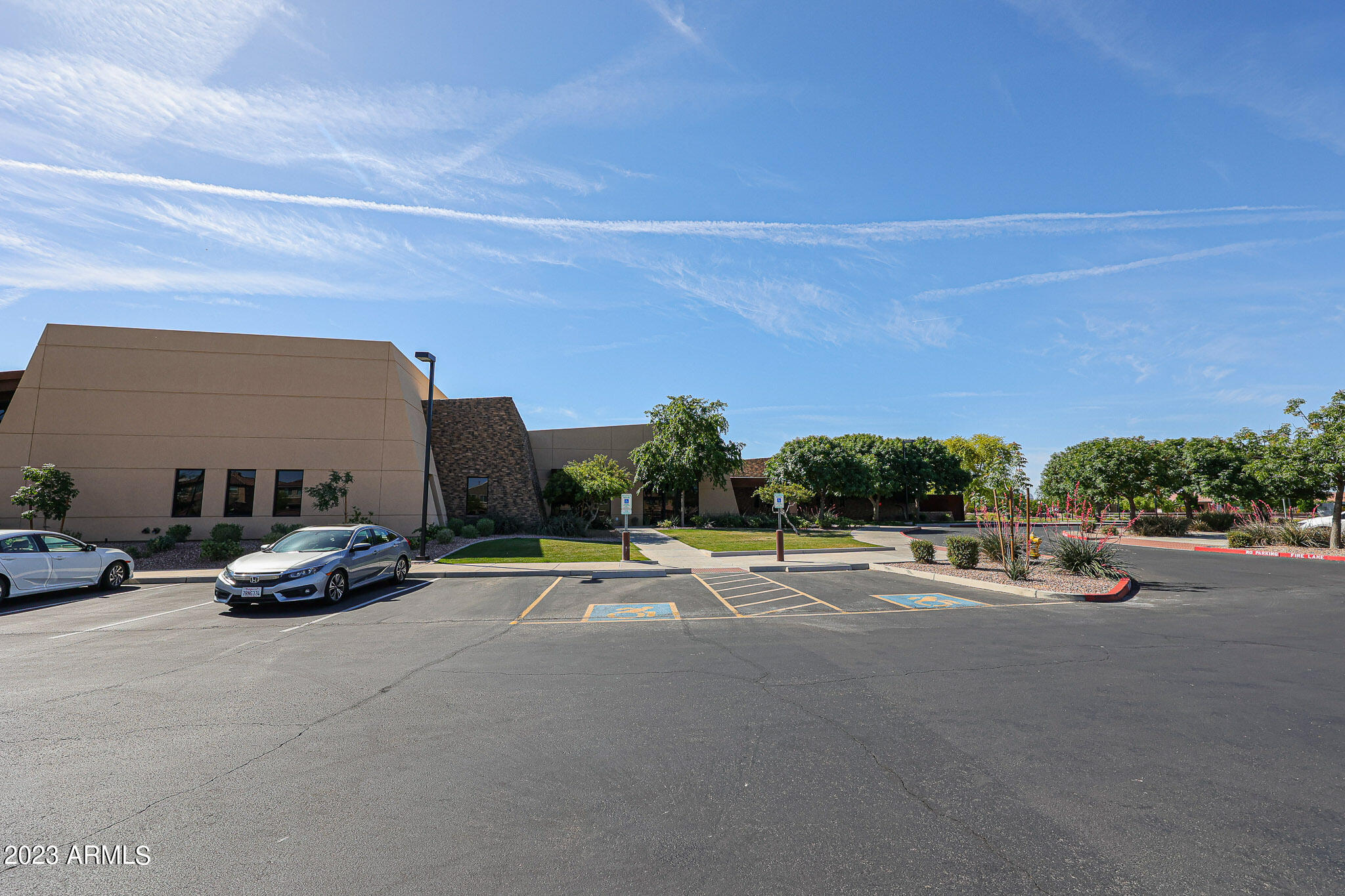 2221 E EVERGLADE Lane