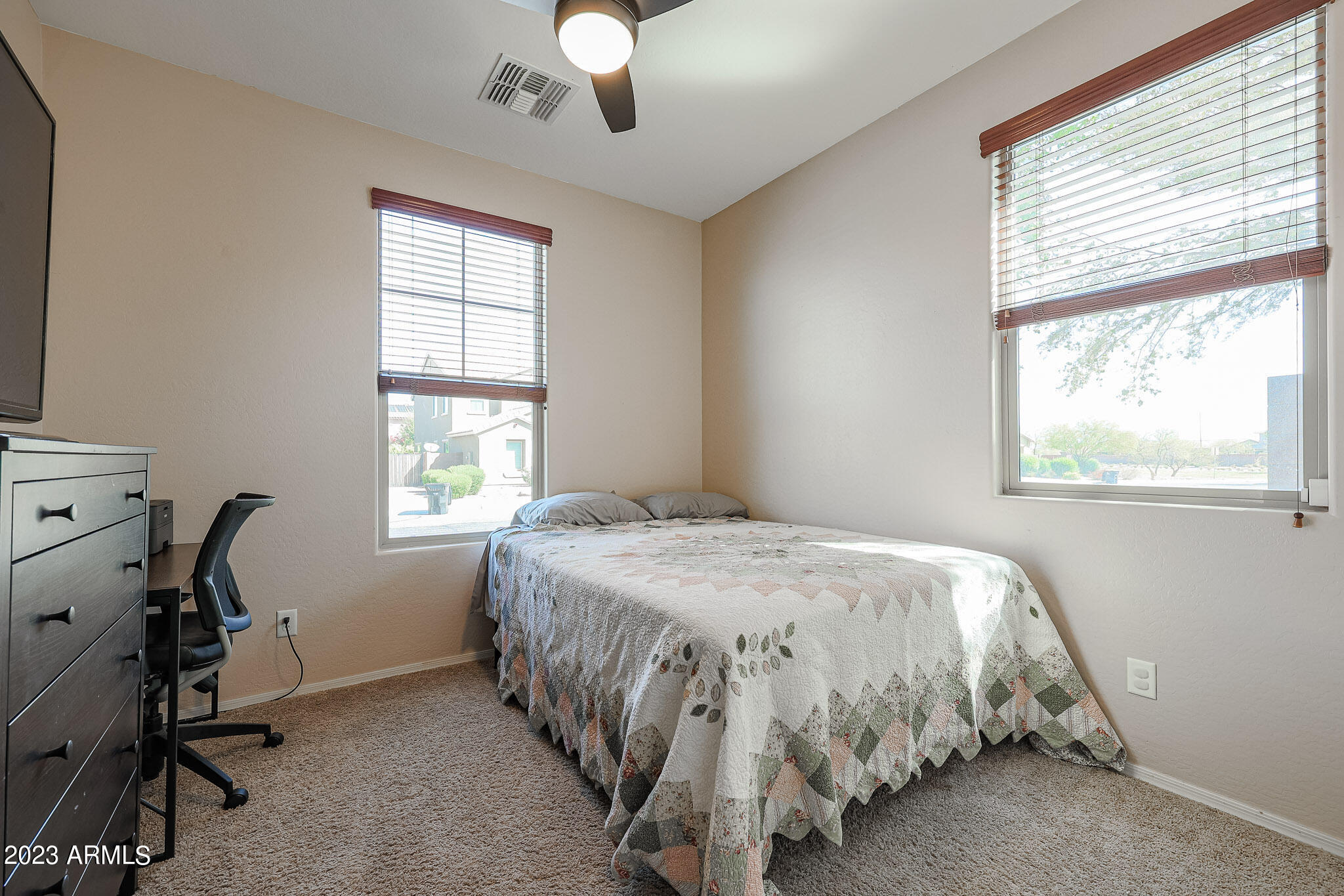 2221 E EVERGLADE Lane