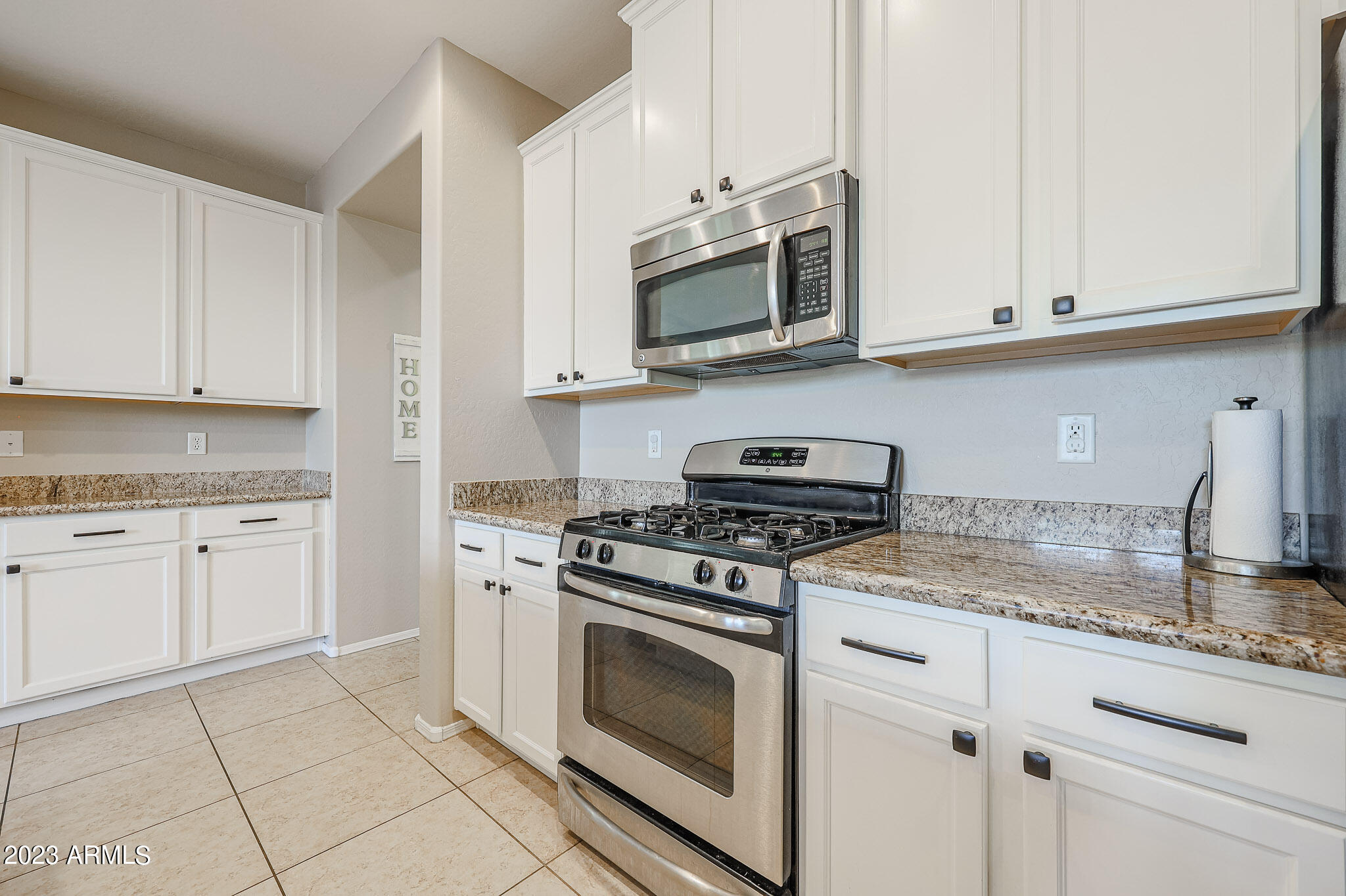 2221 E EVERGLADE Lane