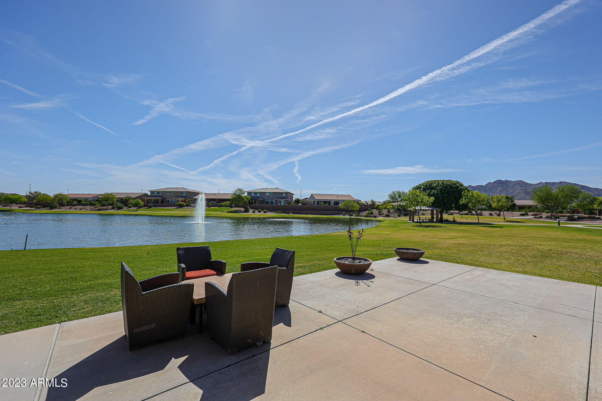 2221 E EVERGLADE Lane