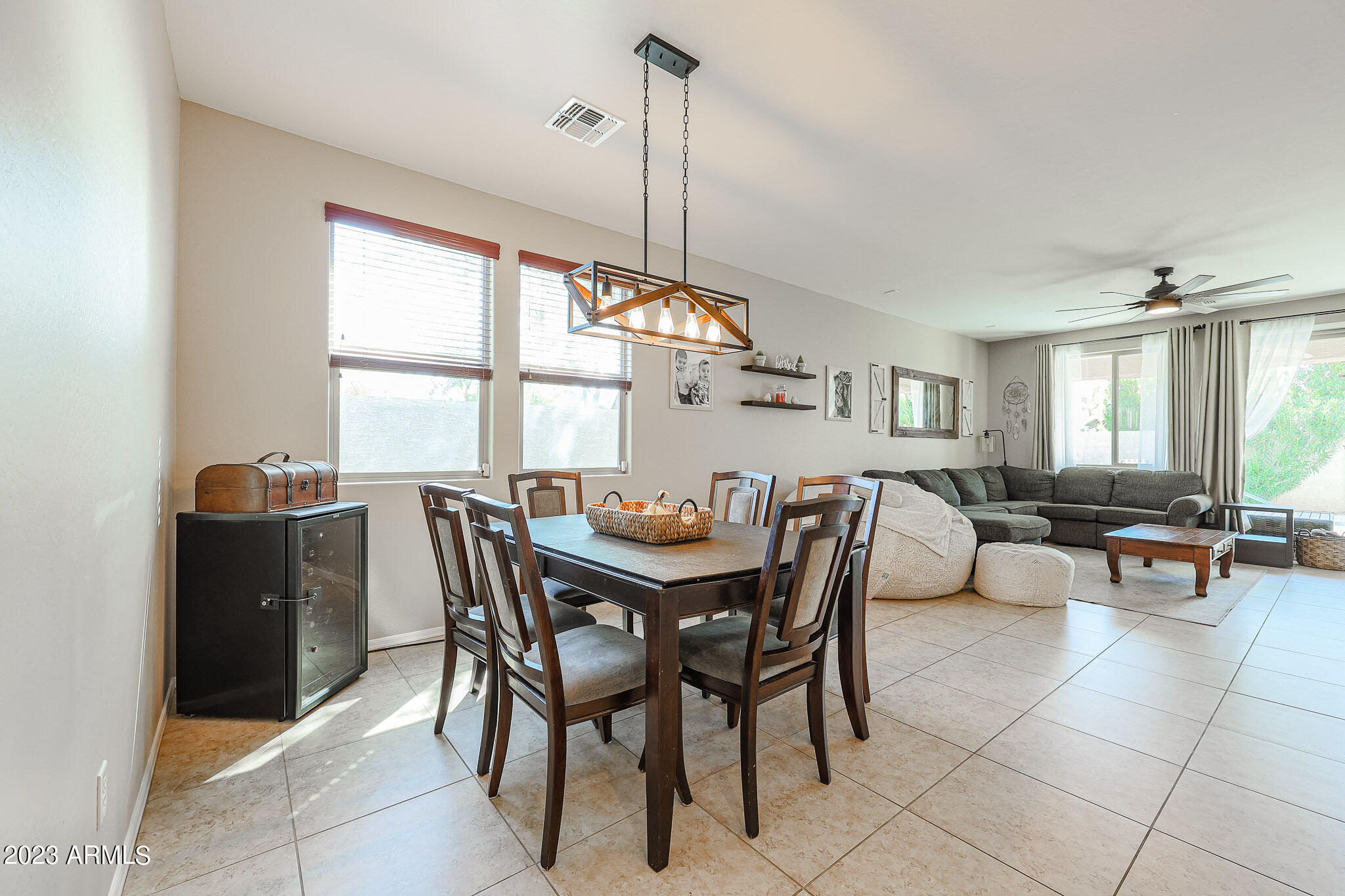 2221 E EVERGLADE Lane