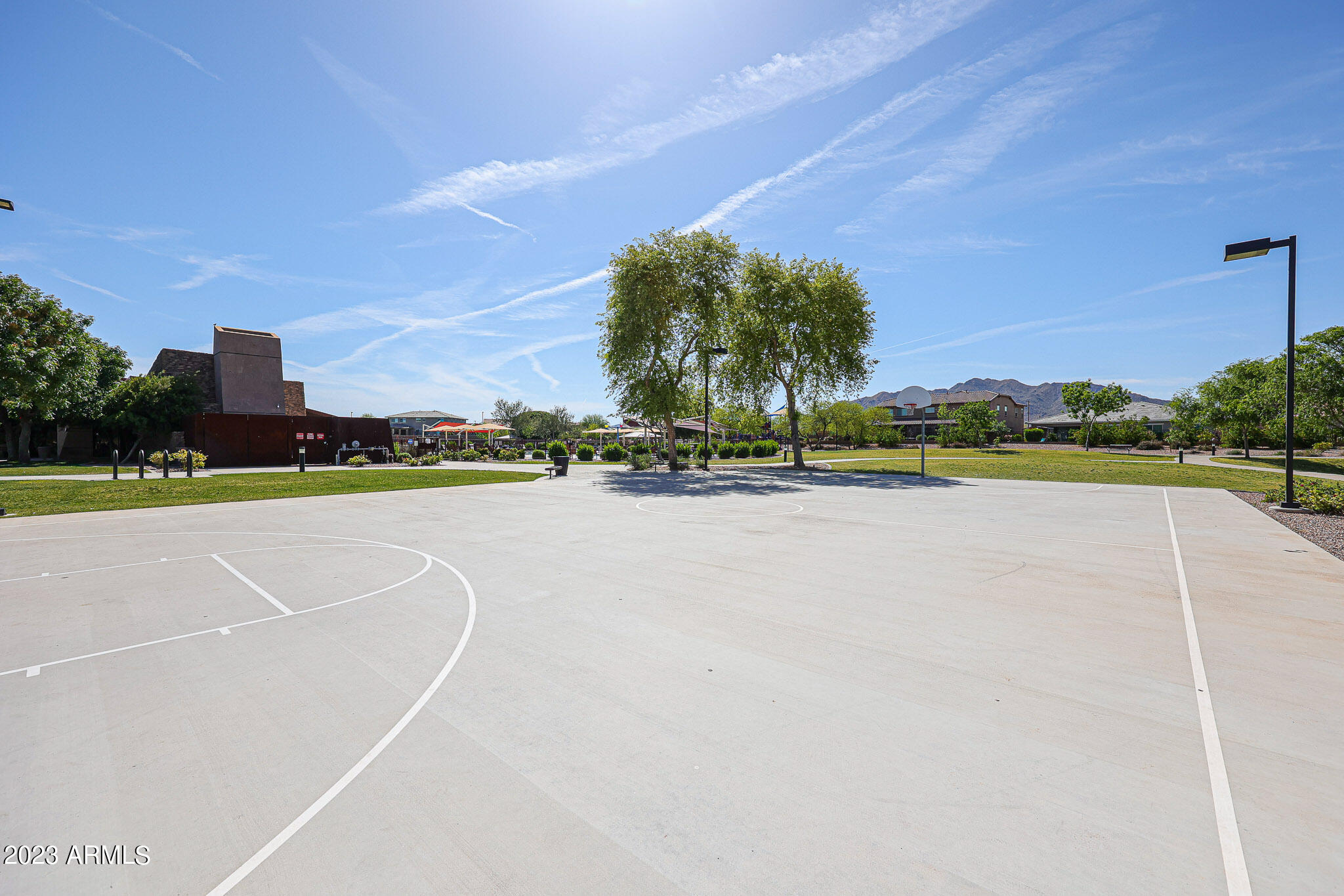 2221 E EVERGLADE Lane