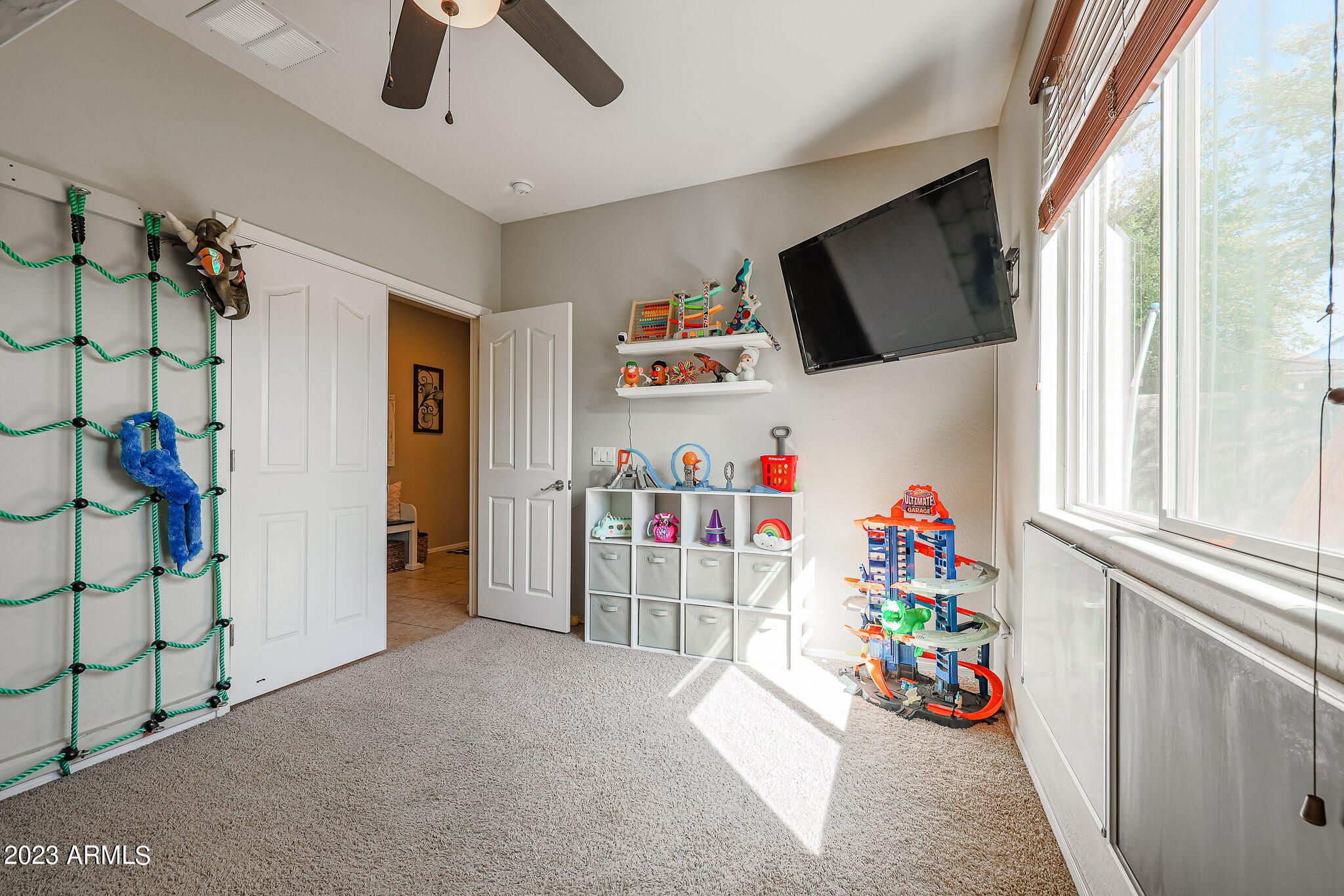 2221 E EVERGLADE Lane