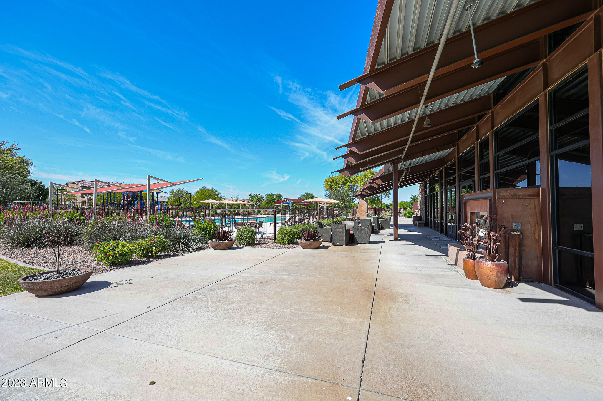 2221 E EVERGLADE Lane