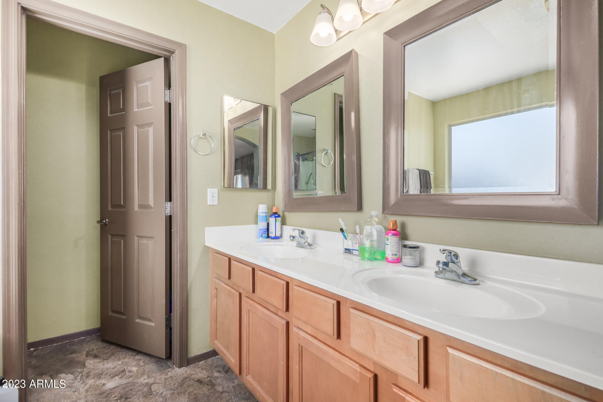 1526 E Silver Reef Drive