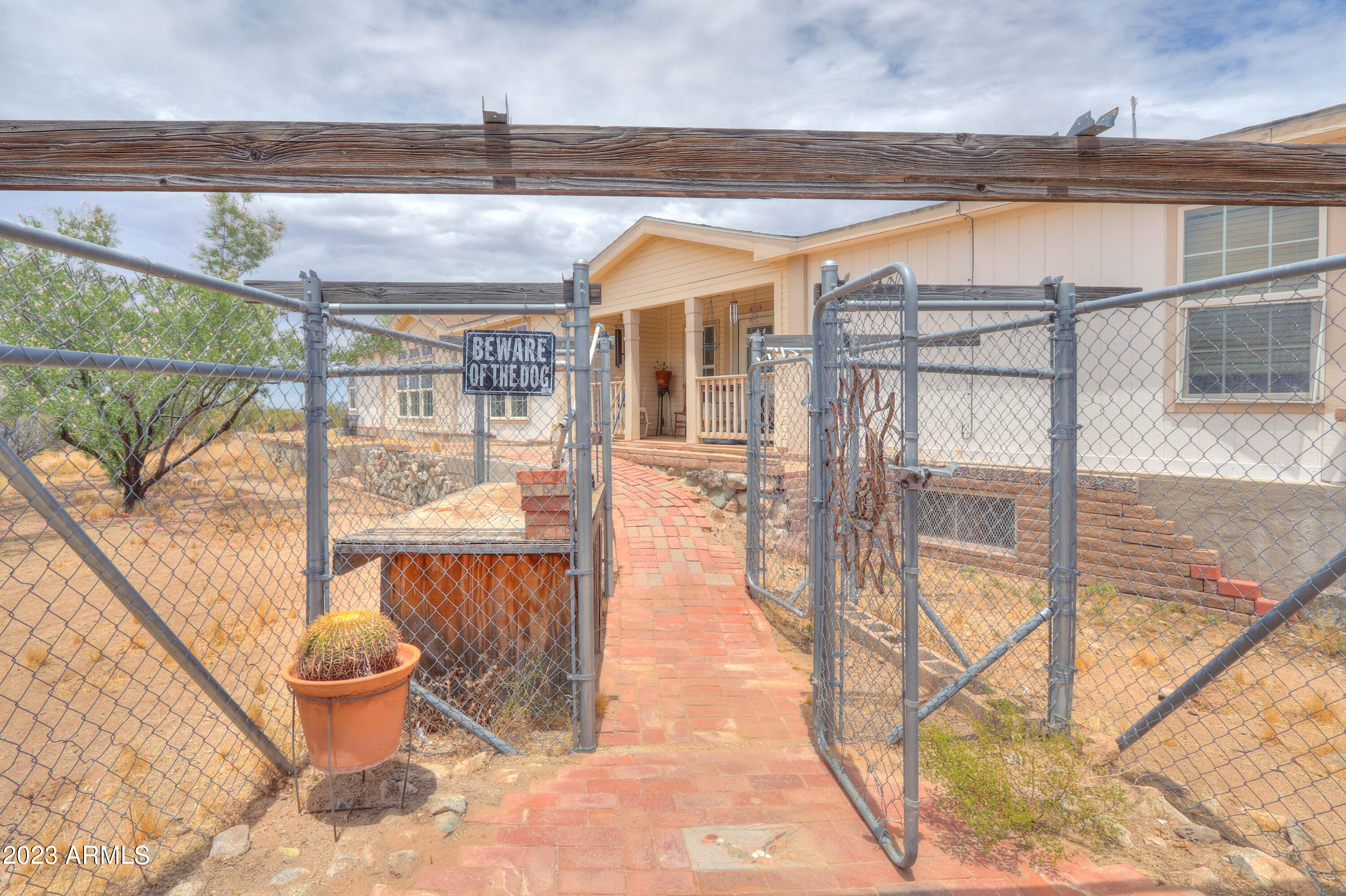 3747 N BRANDING IRON Road