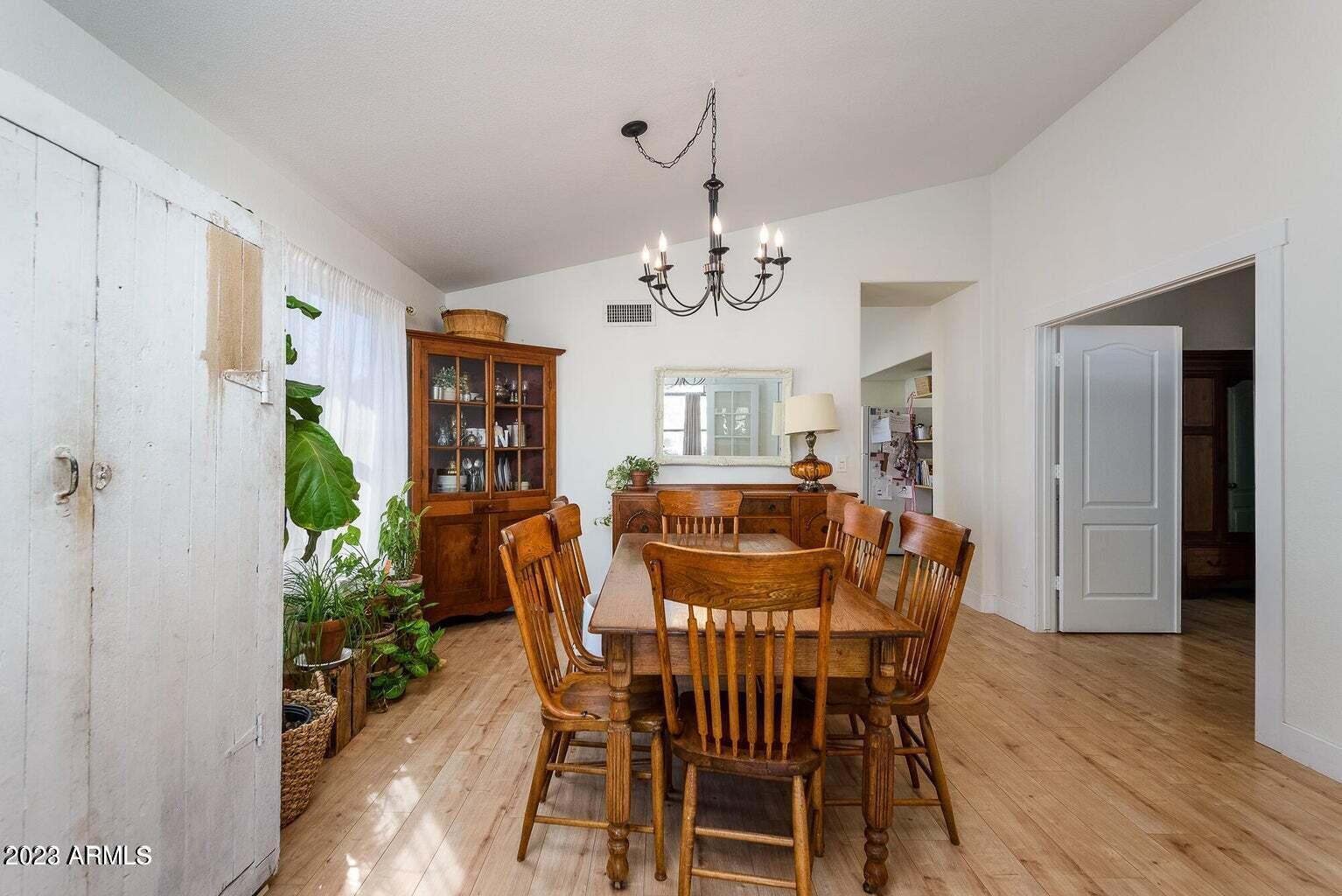 2964 S WOODRUFF Circle