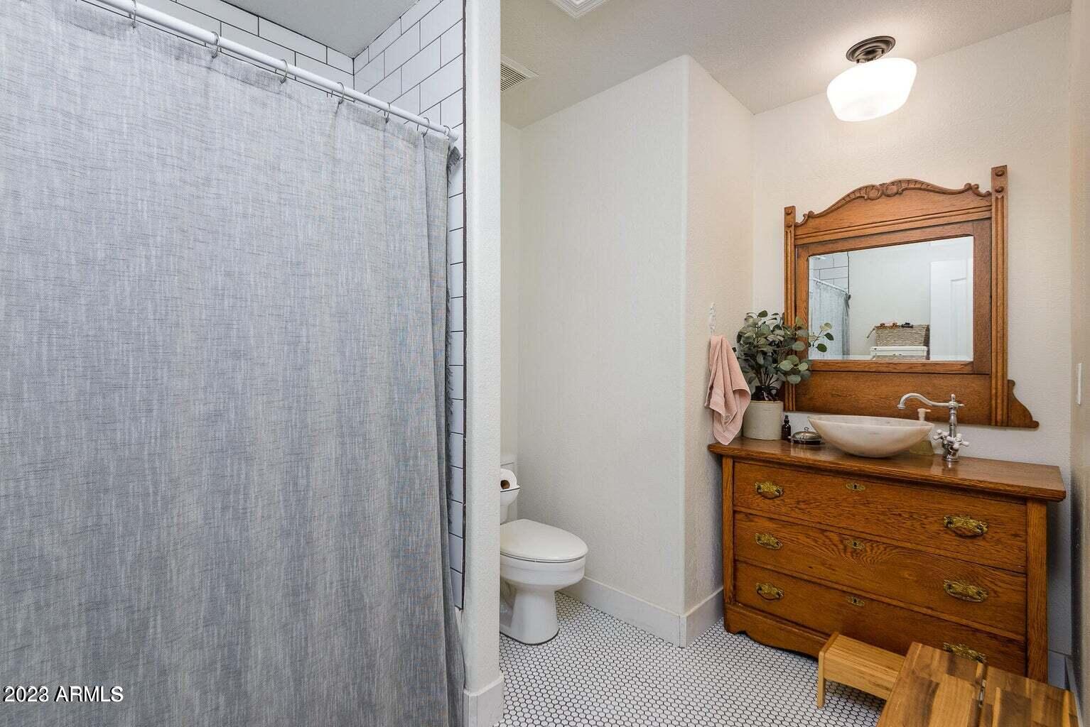 2964 S WOODRUFF Circle