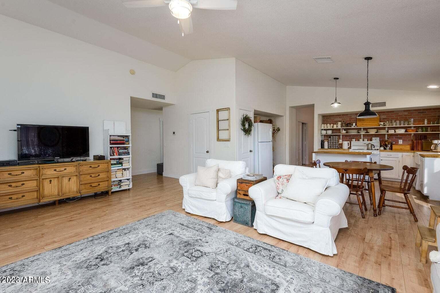 2964 S WOODRUFF Circle