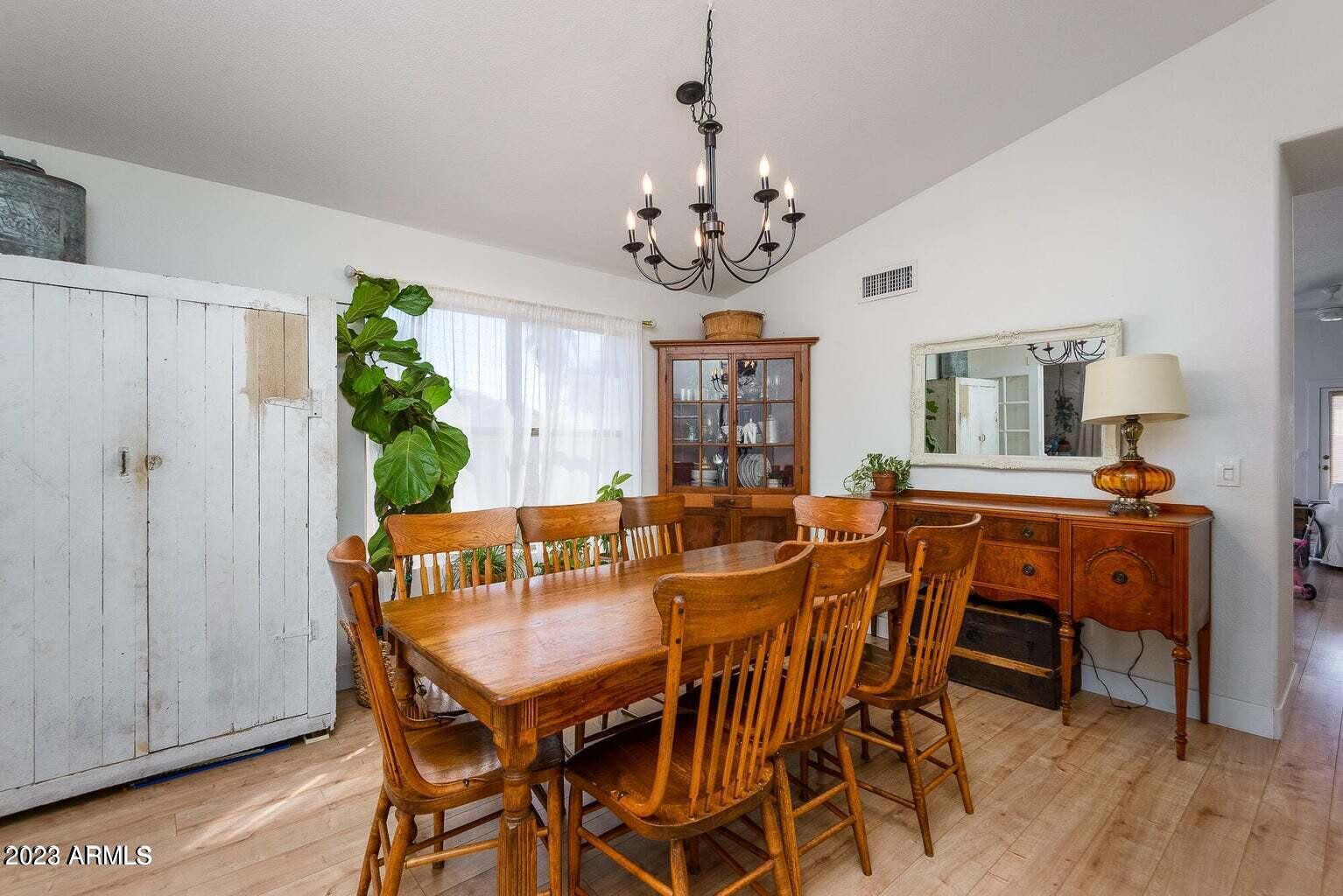 2964 S WOODRUFF Circle