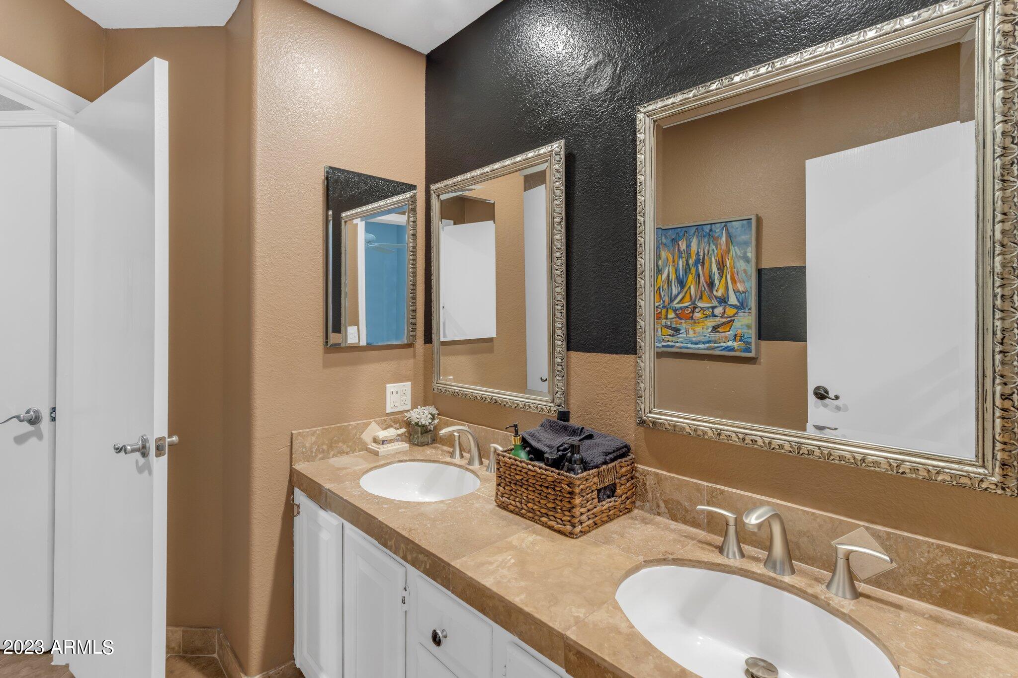 2875 W HIGHLAND Street, 1117