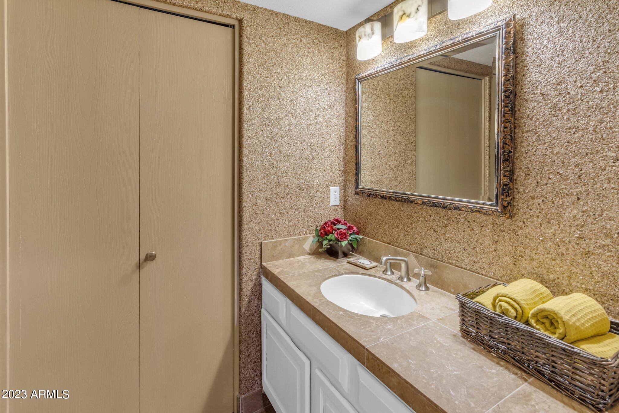 2875 W HIGHLAND Street, 1117