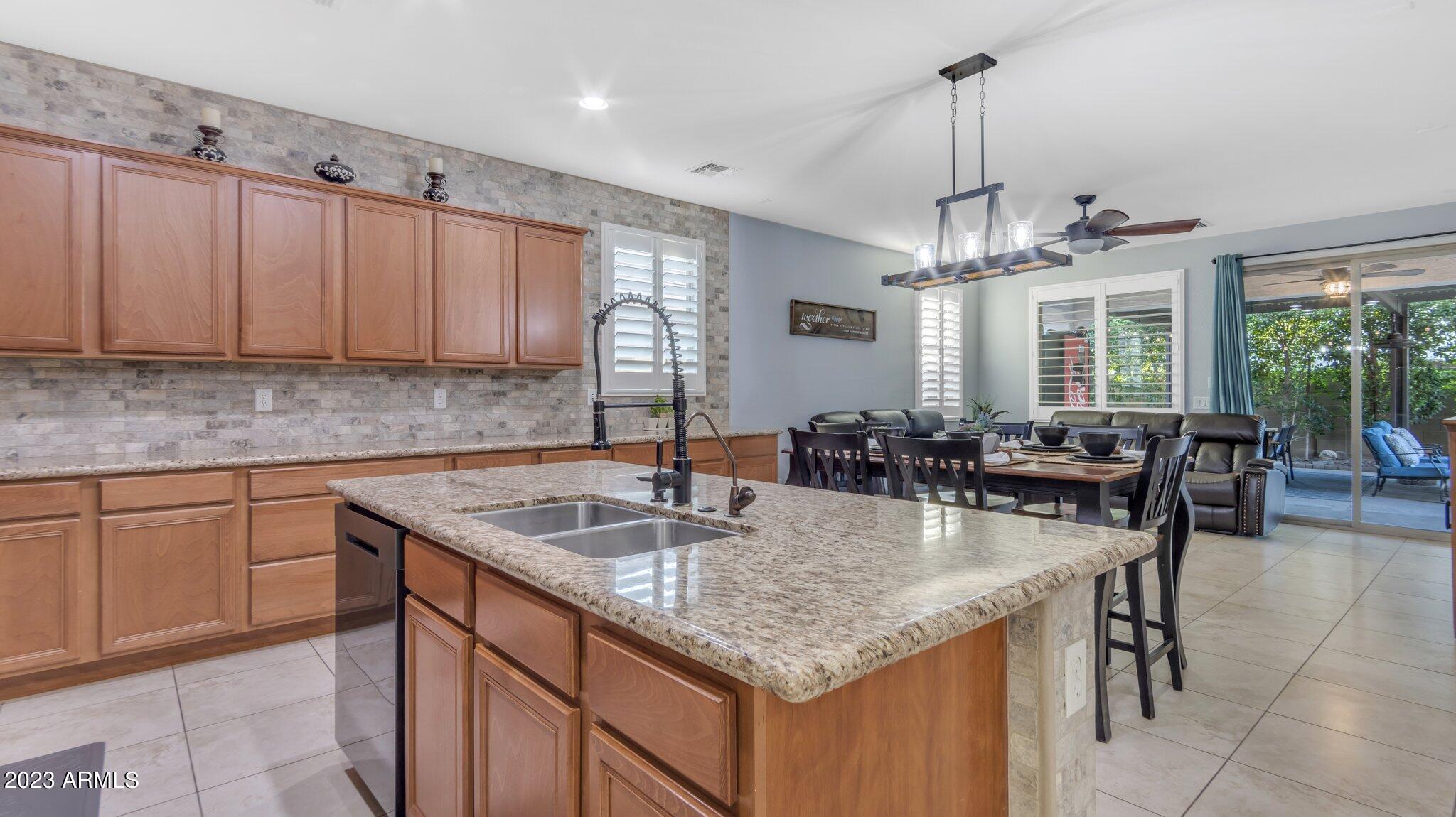 2232 E GILLCREST Road