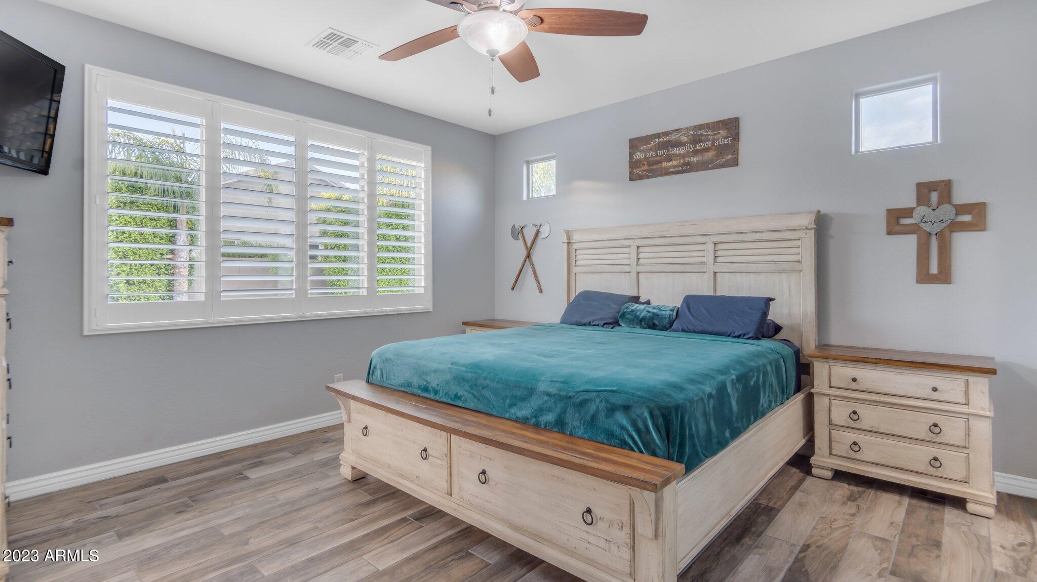 2232 E GILLCREST Road