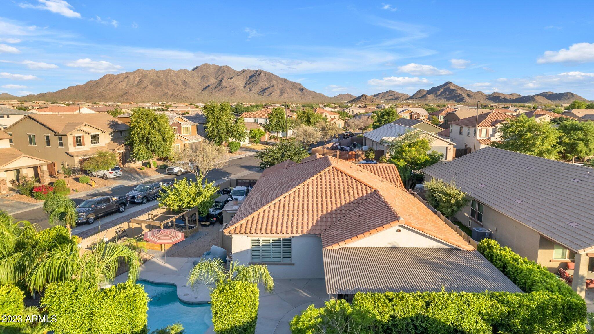 2232 E GILLCREST Road