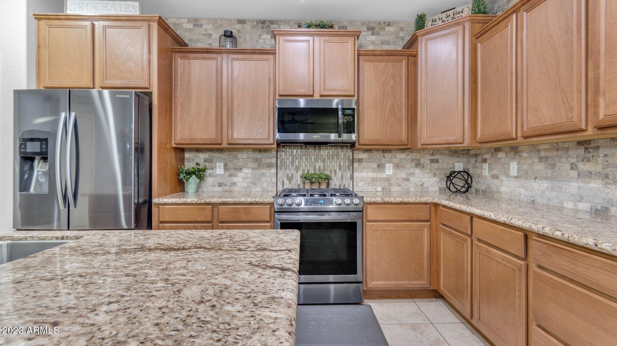 2232 E GILLCREST Road