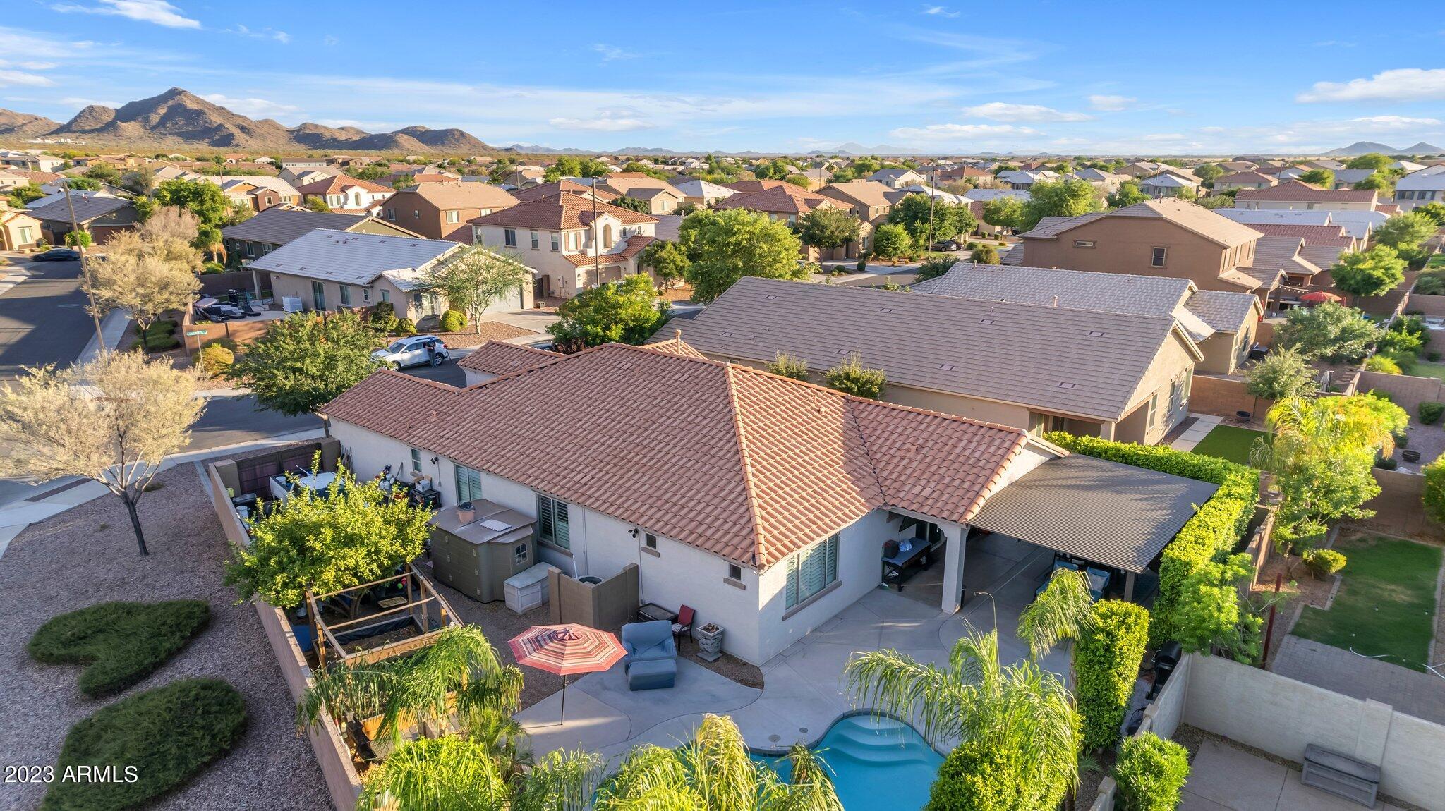 2232 E GILLCREST Road