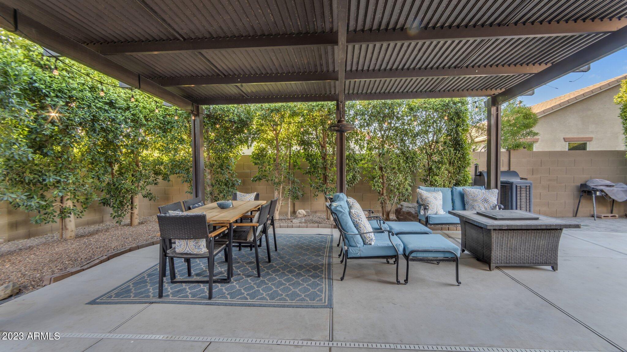 2232 E GILLCREST Road