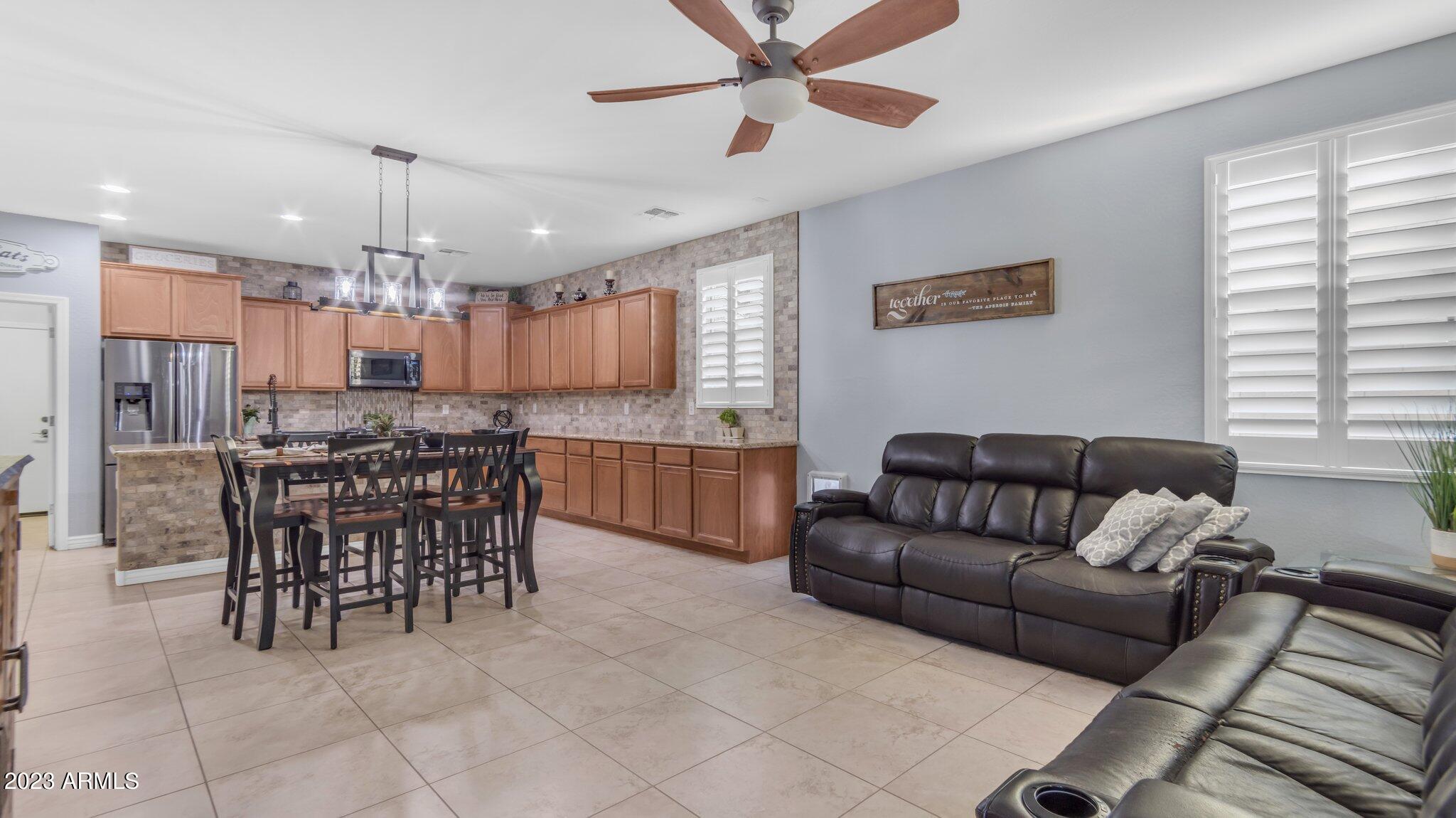 2232 E GILLCREST Road