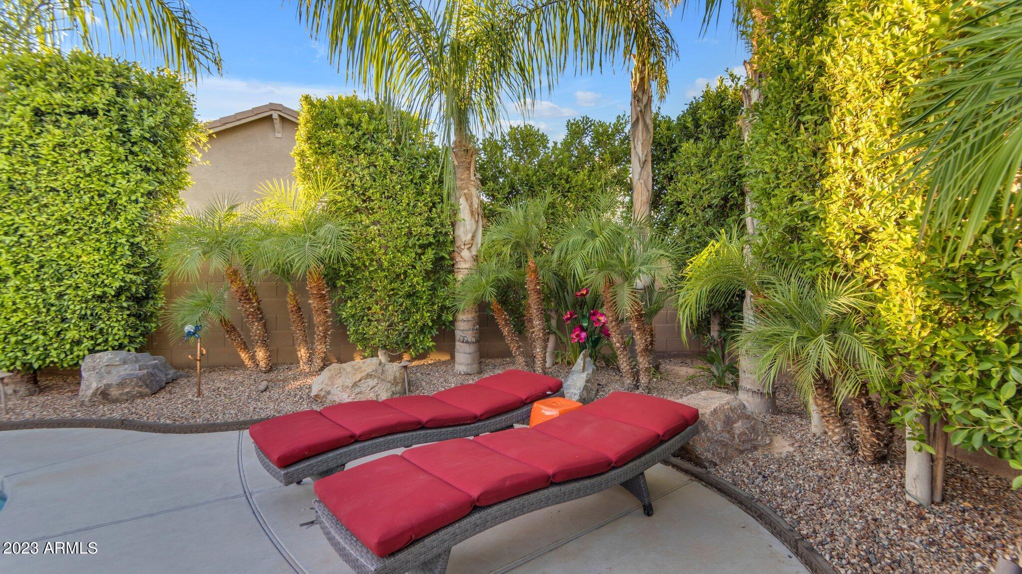 2232 E GILLCREST Road