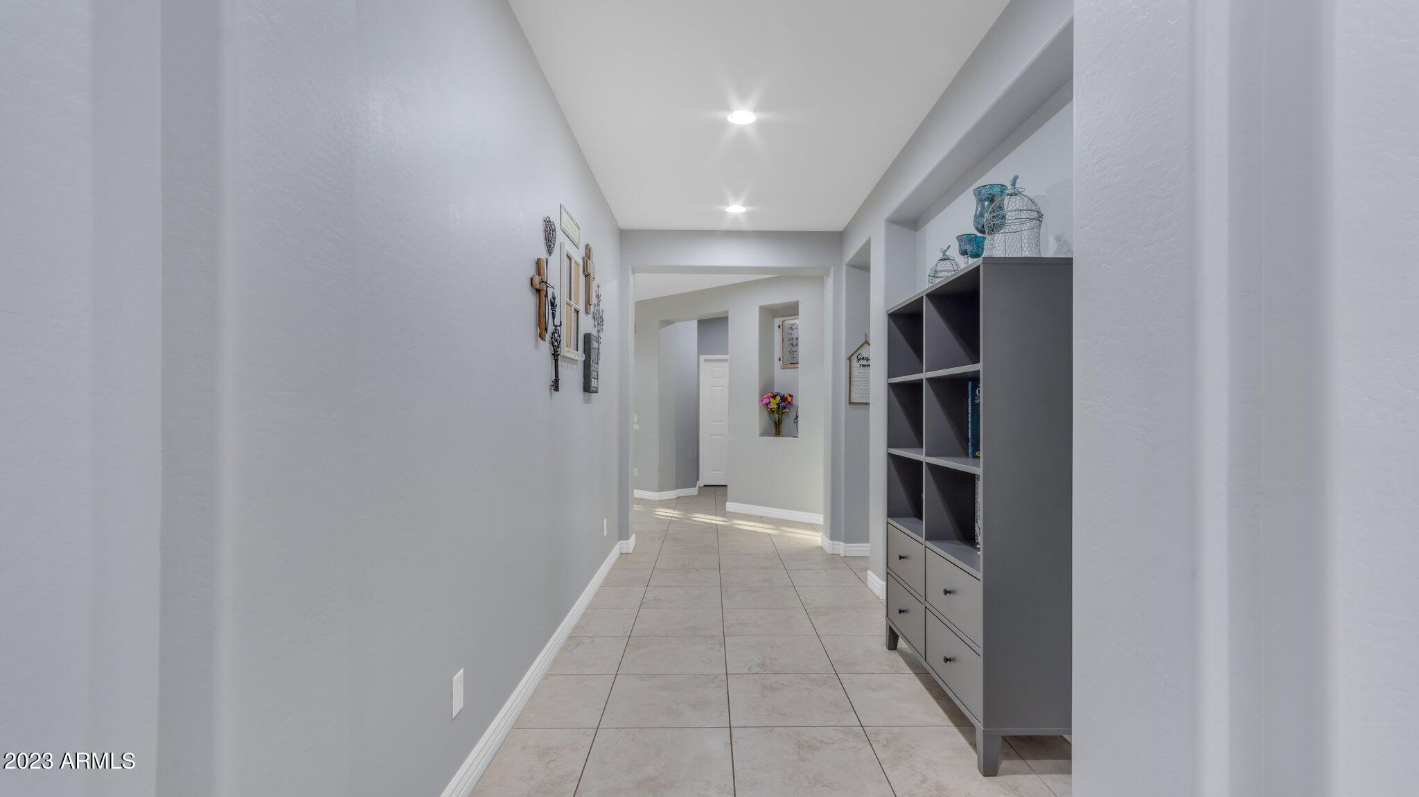 2232 E GILLCREST Road