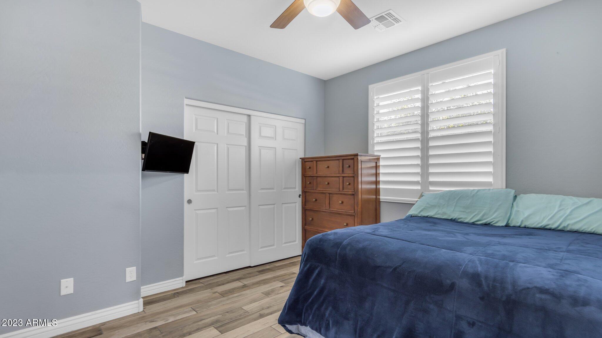 2232 E GILLCREST Road