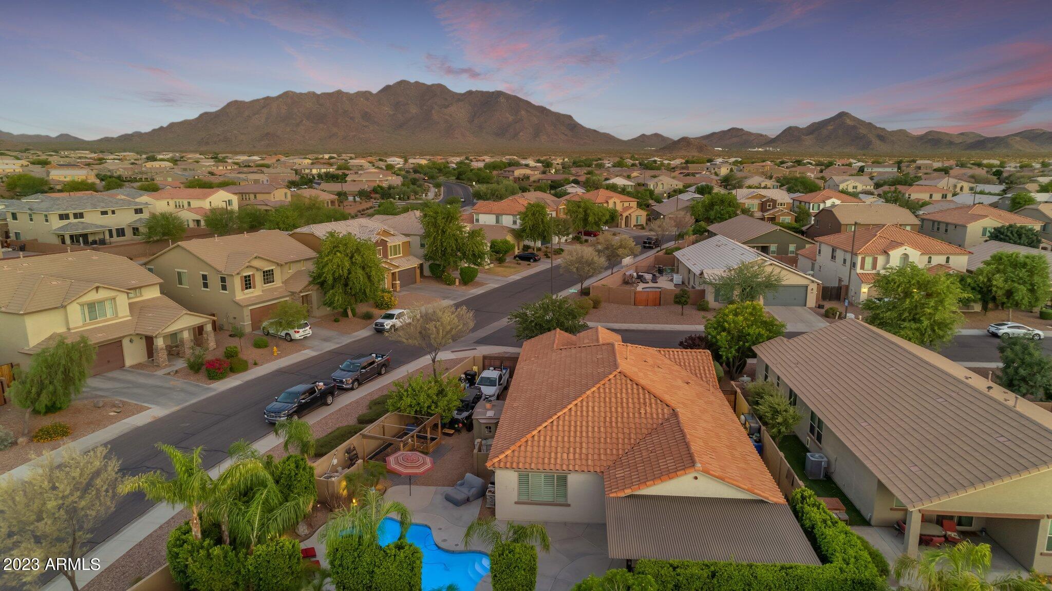 2232 E GILLCREST Road