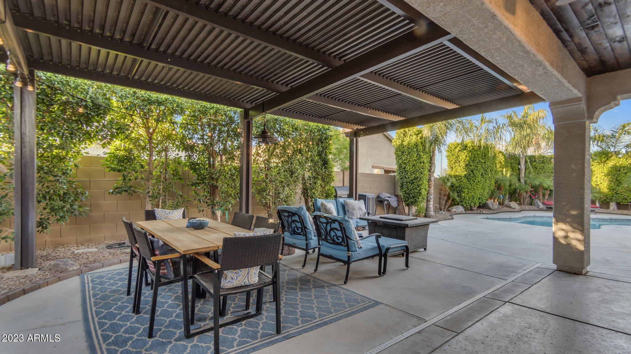 2232 E GILLCREST Road