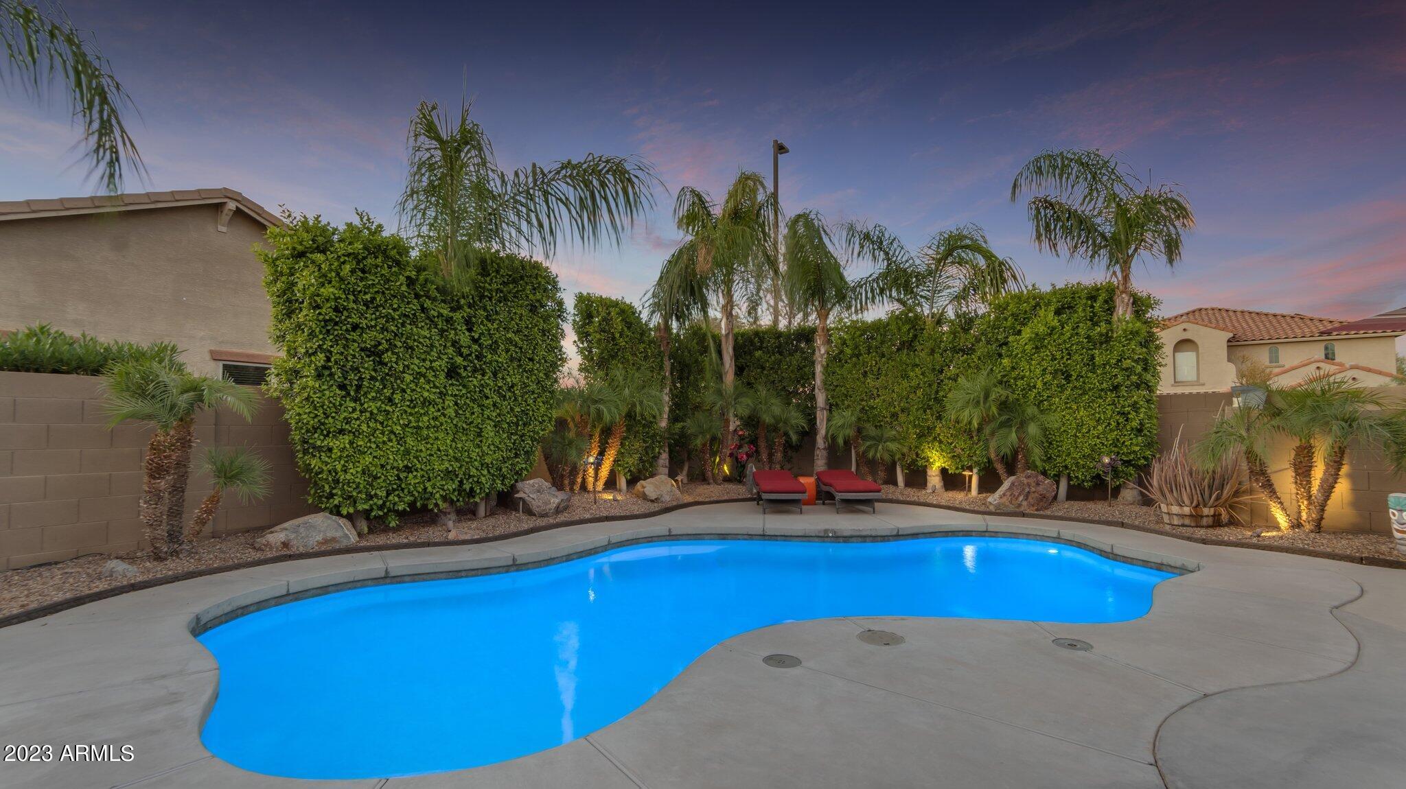 2232 E GILLCREST Road