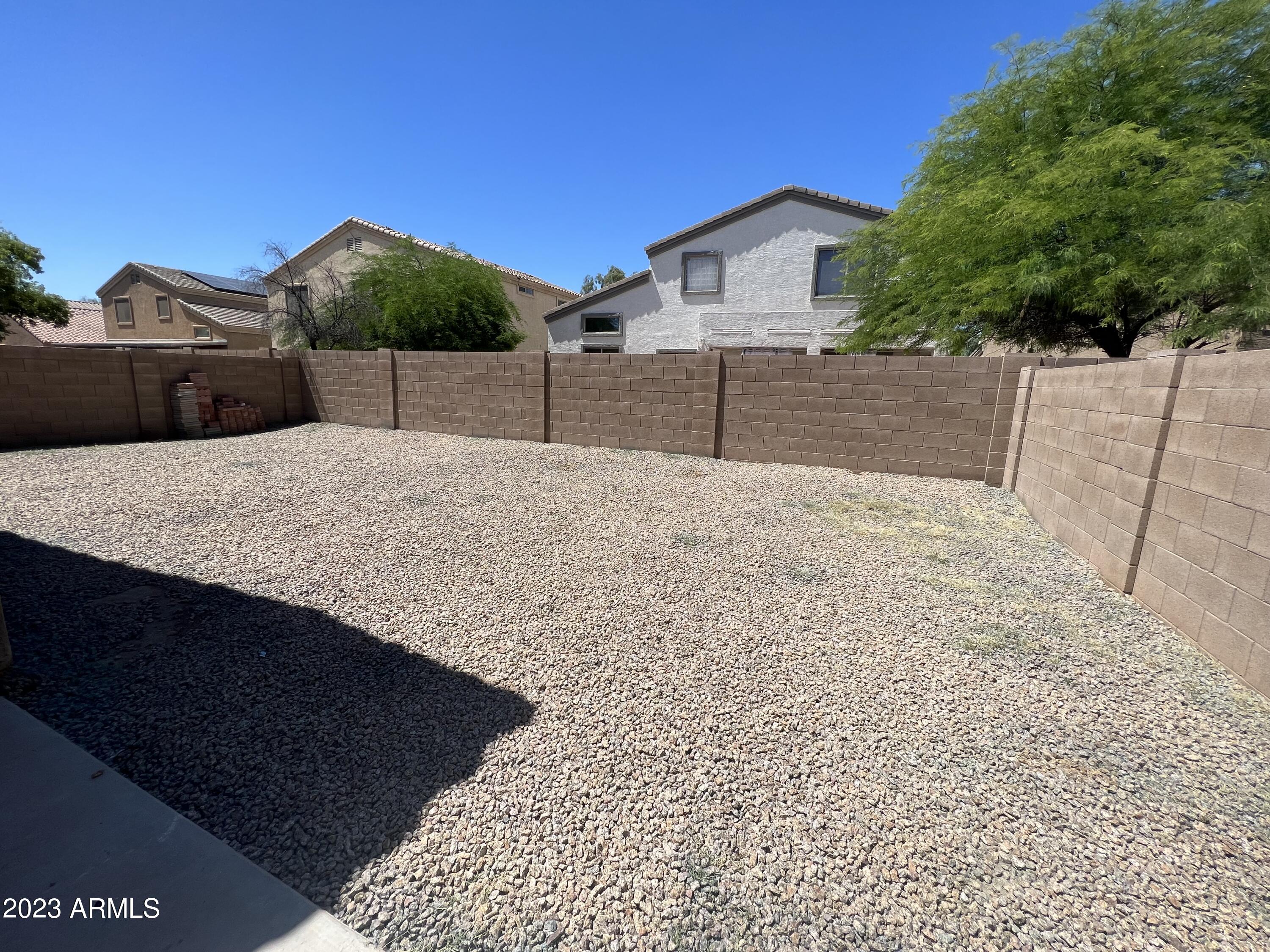 2208 W PINKLEY Avenue