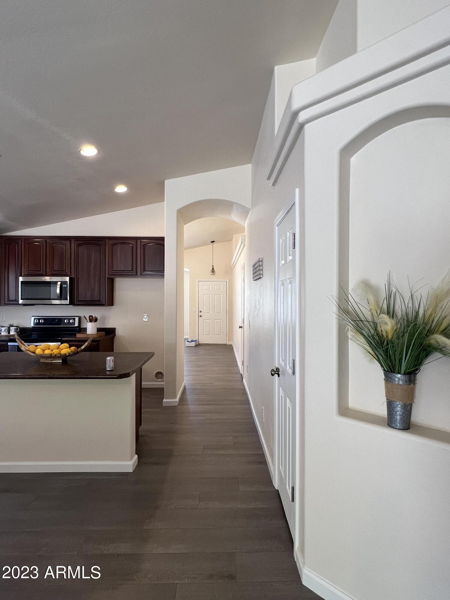 2208 W PINKLEY Avenue