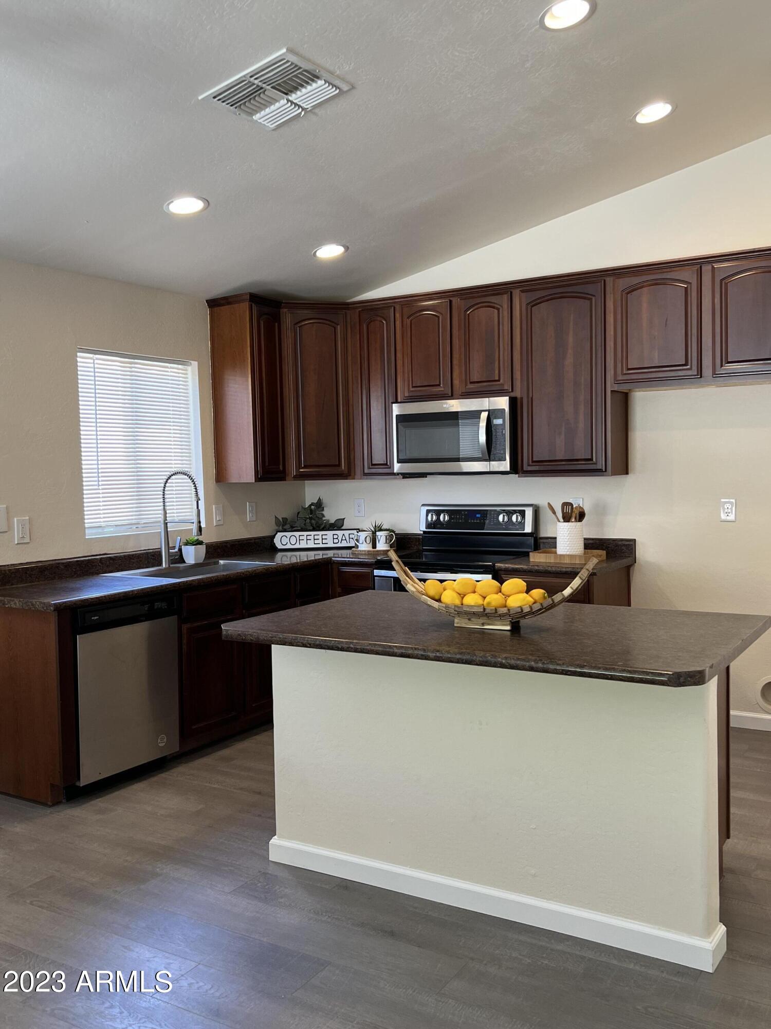 2208 W PINKLEY Avenue