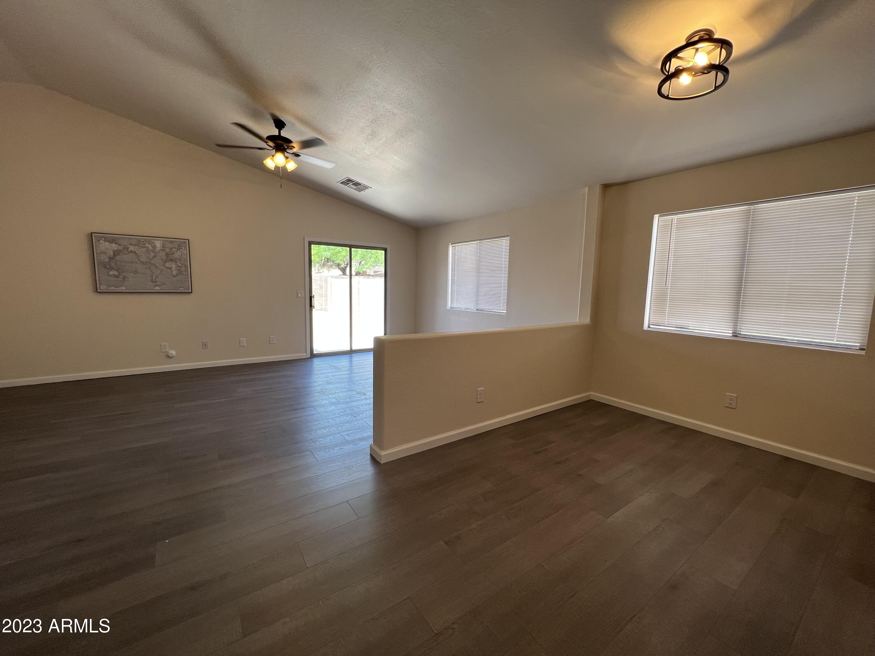 2208 W PINKLEY Avenue