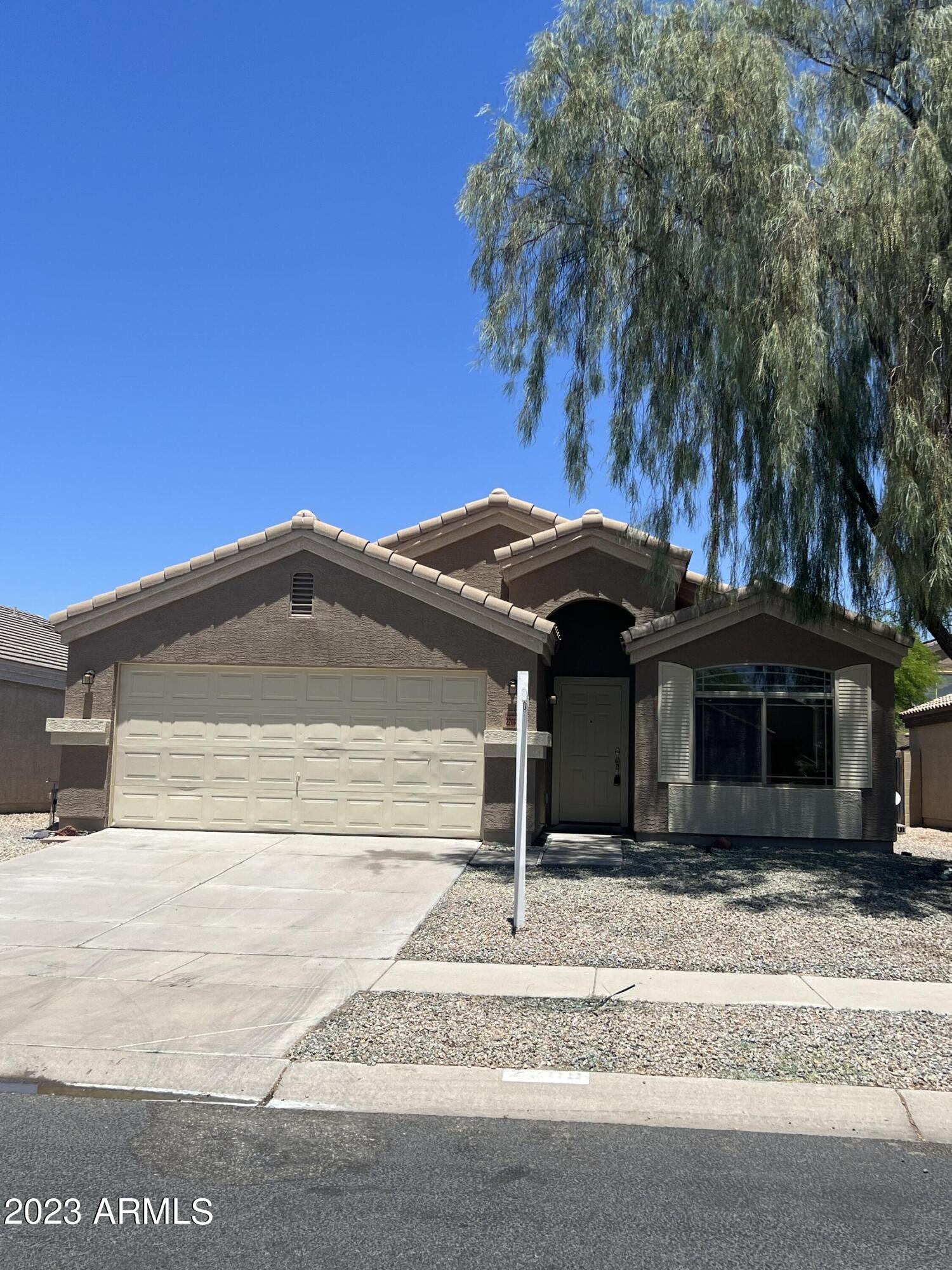 2208 W PINKLEY Avenue