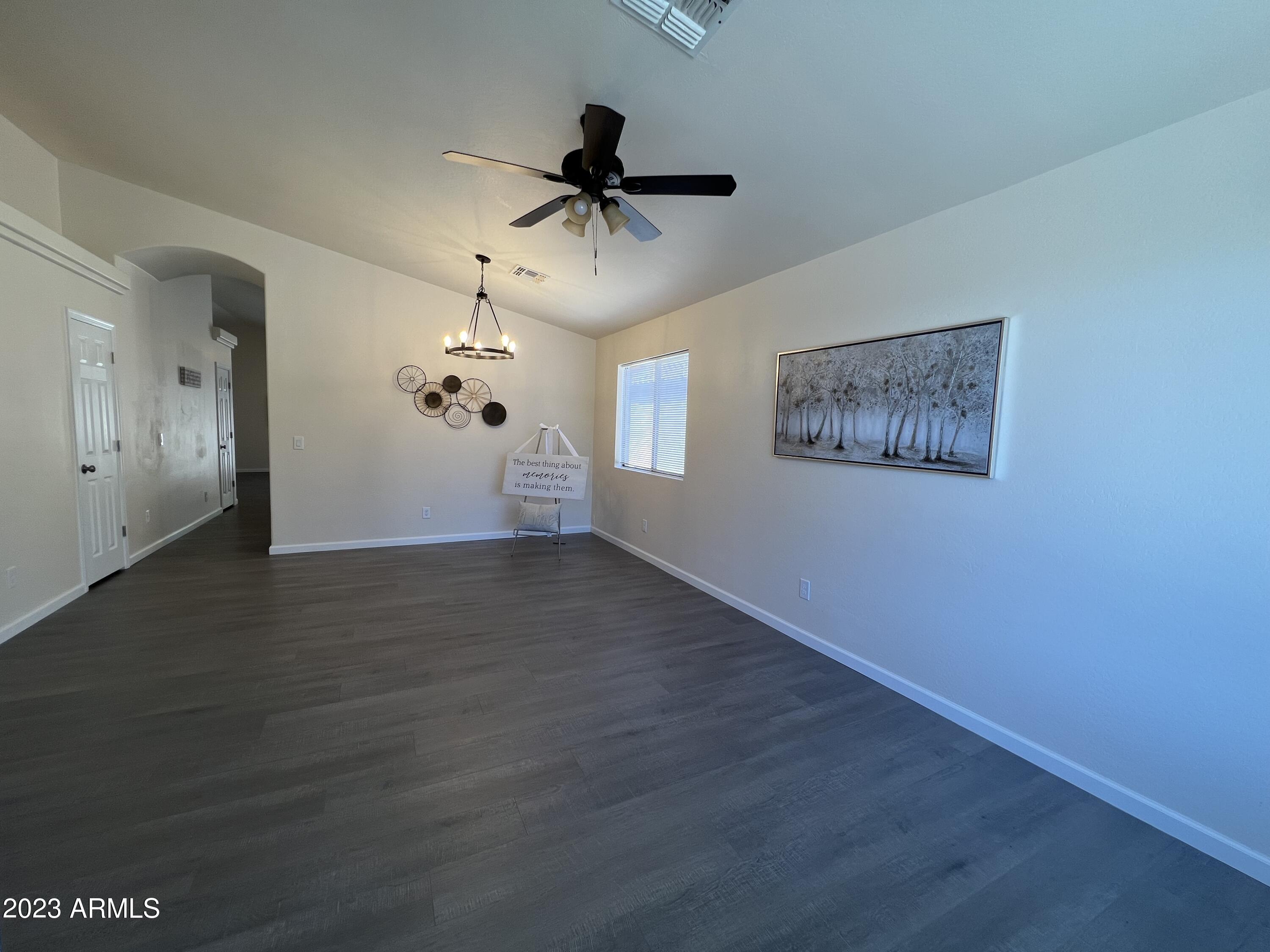 2208 W PINKLEY Avenue