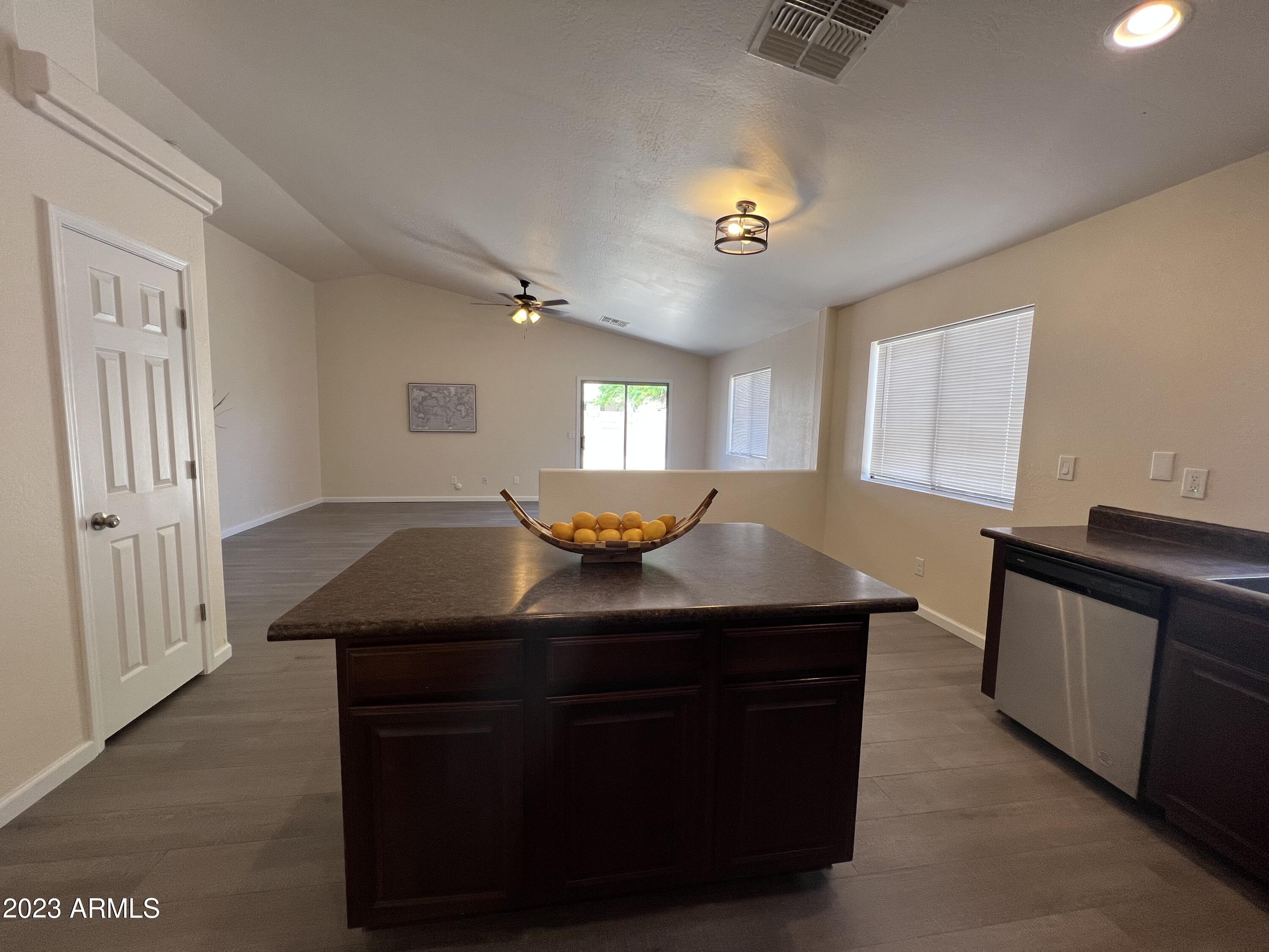 2208 W PINKLEY Avenue