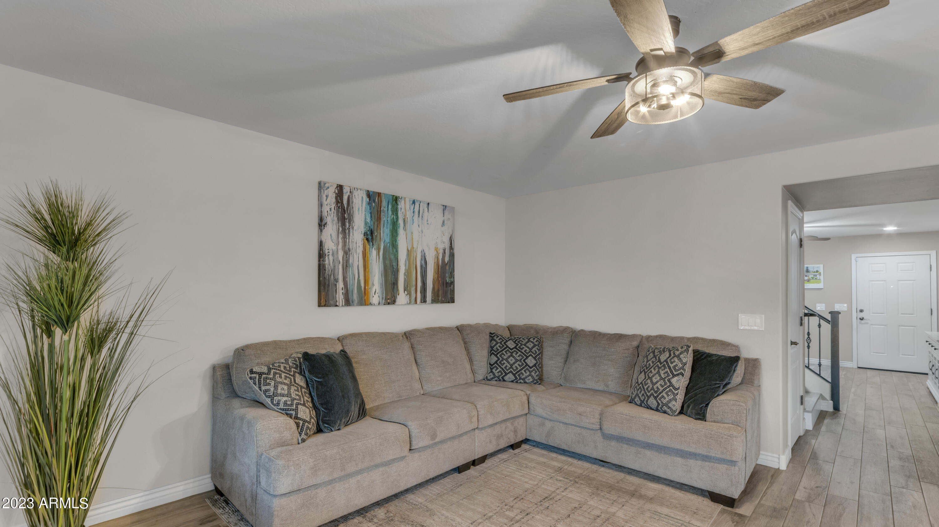 2261 E HAZELTINE Way